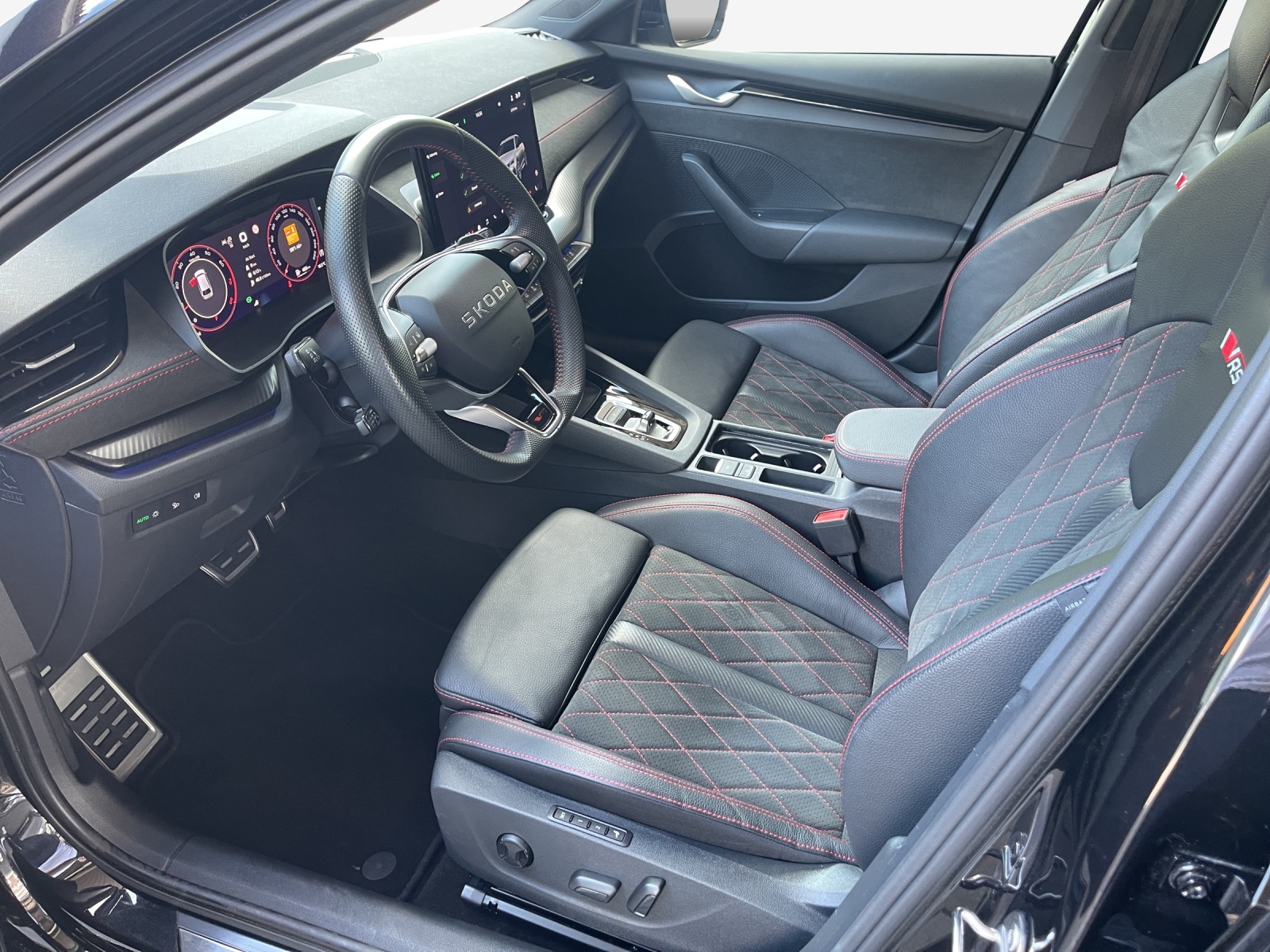 SKODA Octavia Combi 2.0 TSI DSG RS-image-7