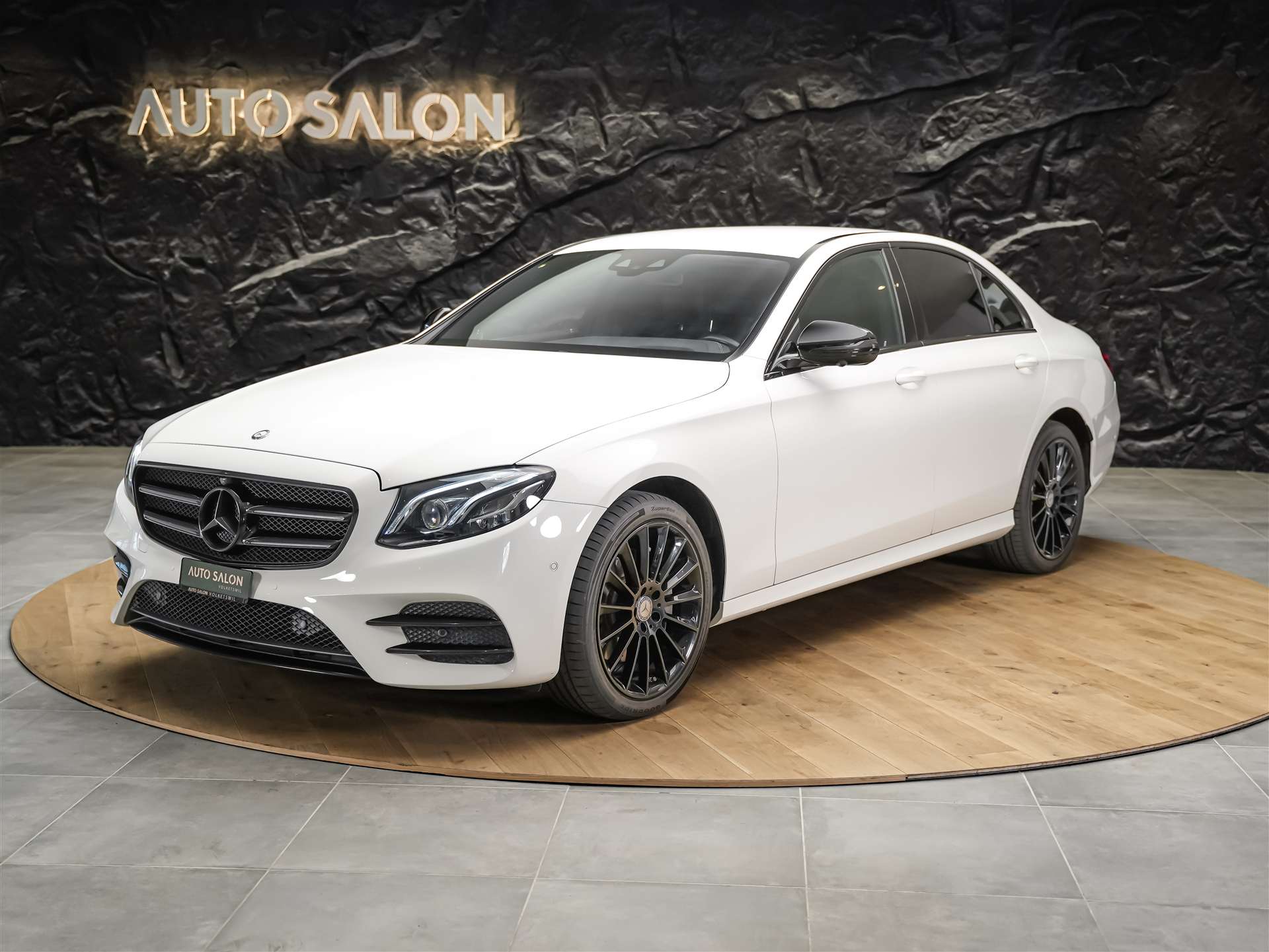 MERCEDES-BENZ E 220 d AMG Line 9G-Tronic *CH-Auto*360° Kamera*Head Up*Burmester*-showroom-element-1