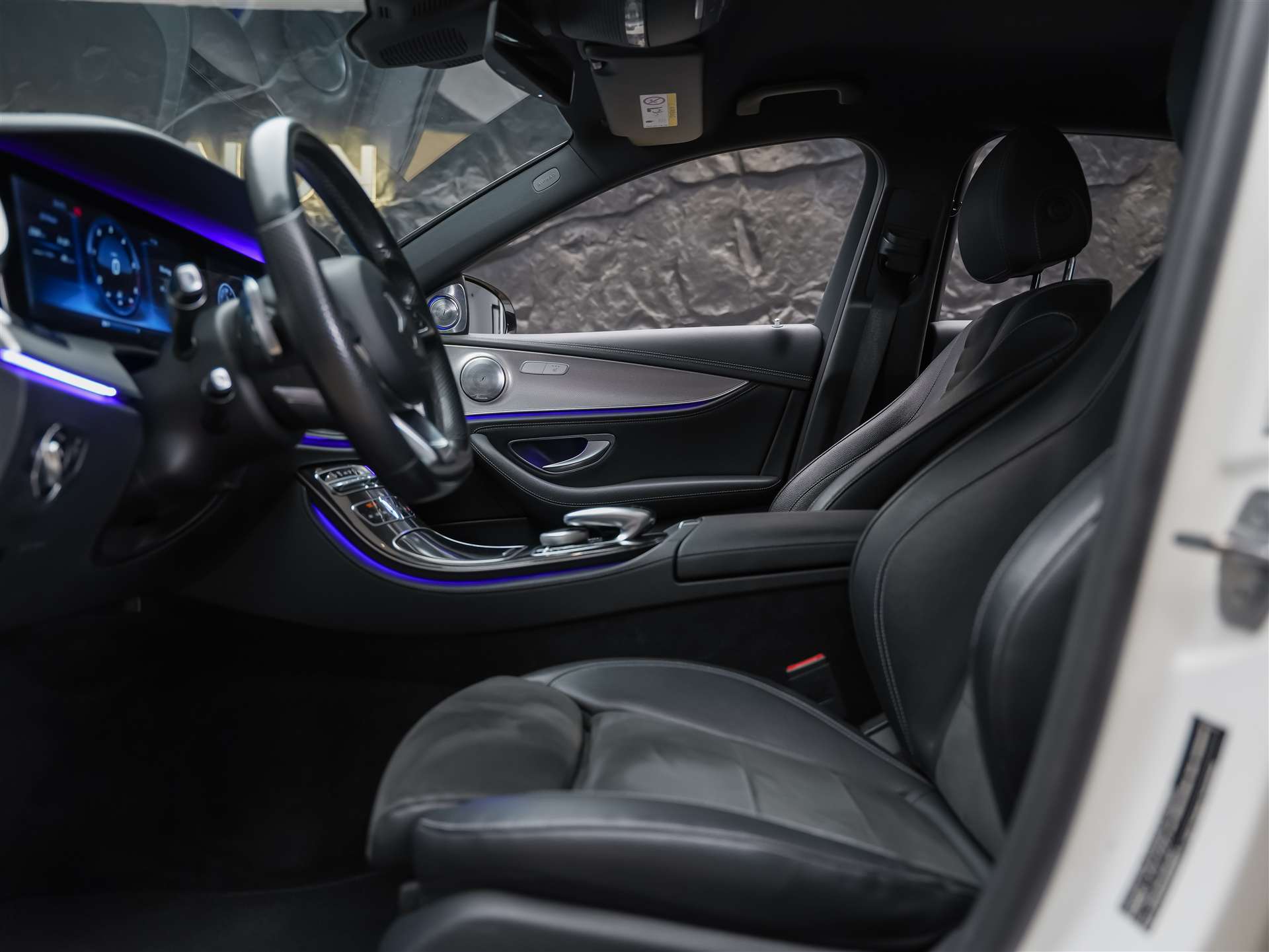 MERCEDES-BENZ E 220 d AMG Line 9G-Tronic *CH-Auto*360° Kamera*Head Up*Burmester*-image-9