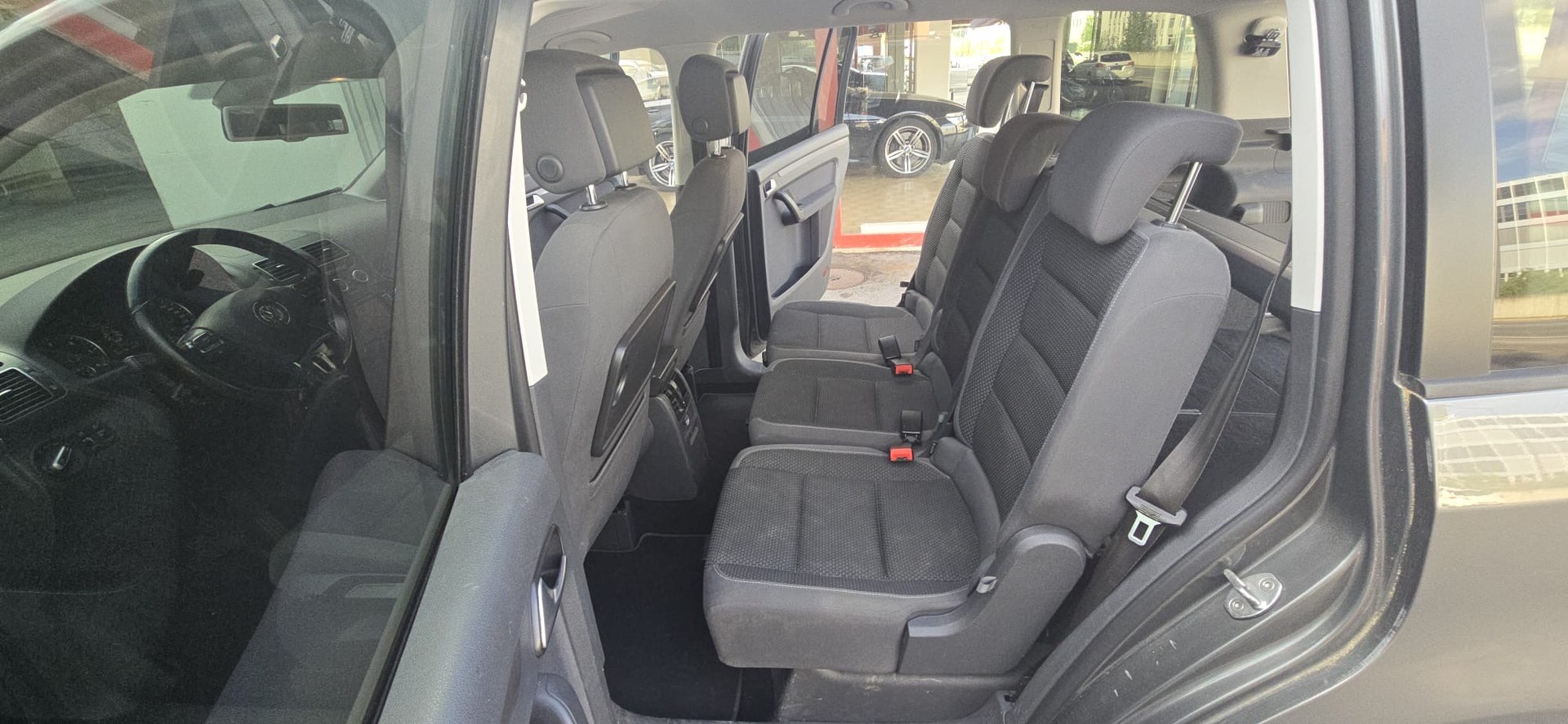 VW Touran 2.0 TDI BMT Comfortline DSG-image-10