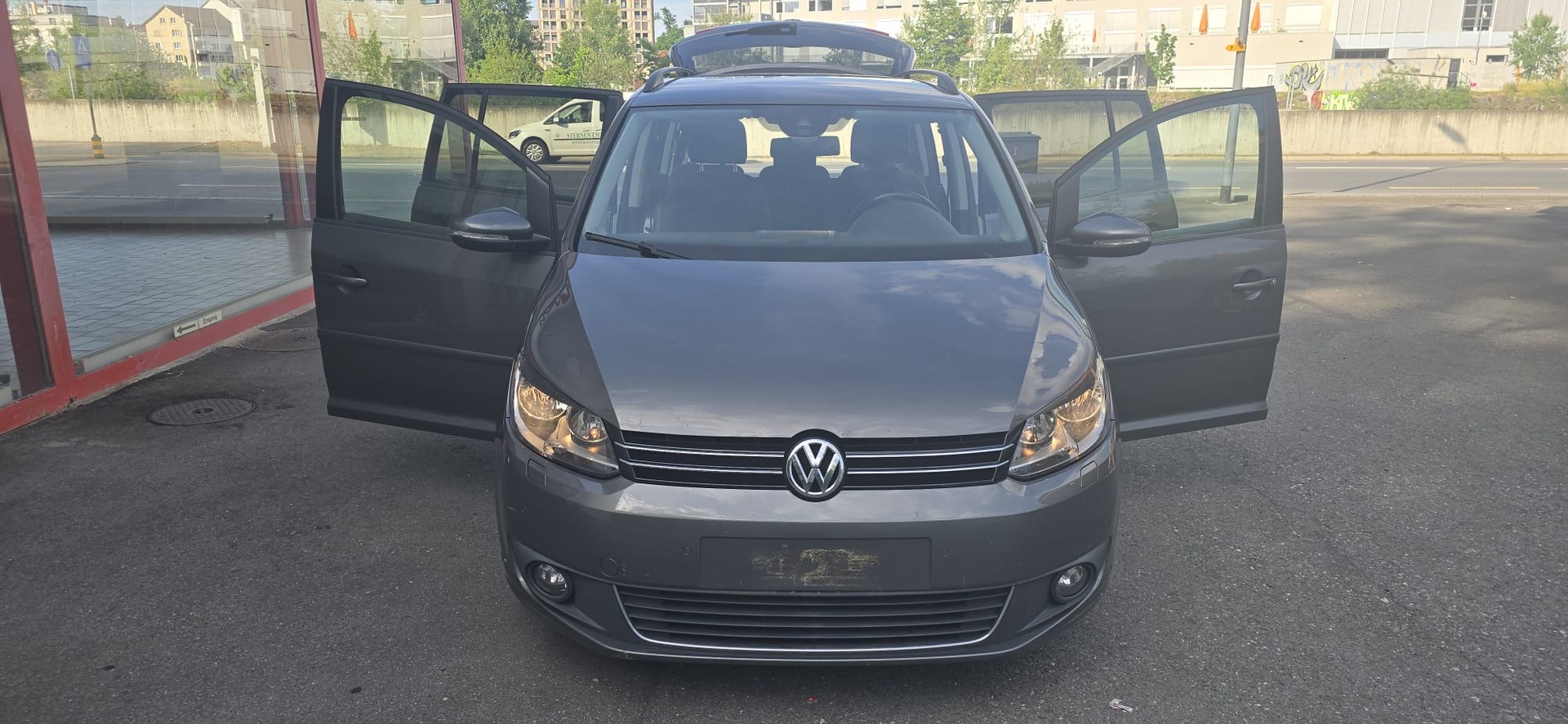 VW Touran 2.0 TDI BMT Comfortline DSG-image-6