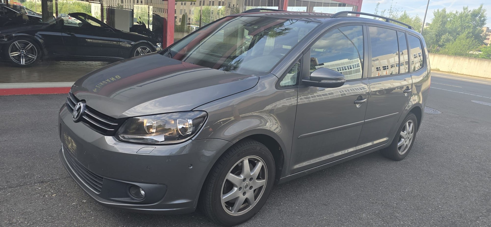 VW Touran 2.0 TDI BMT Comfortline DSG-image-1