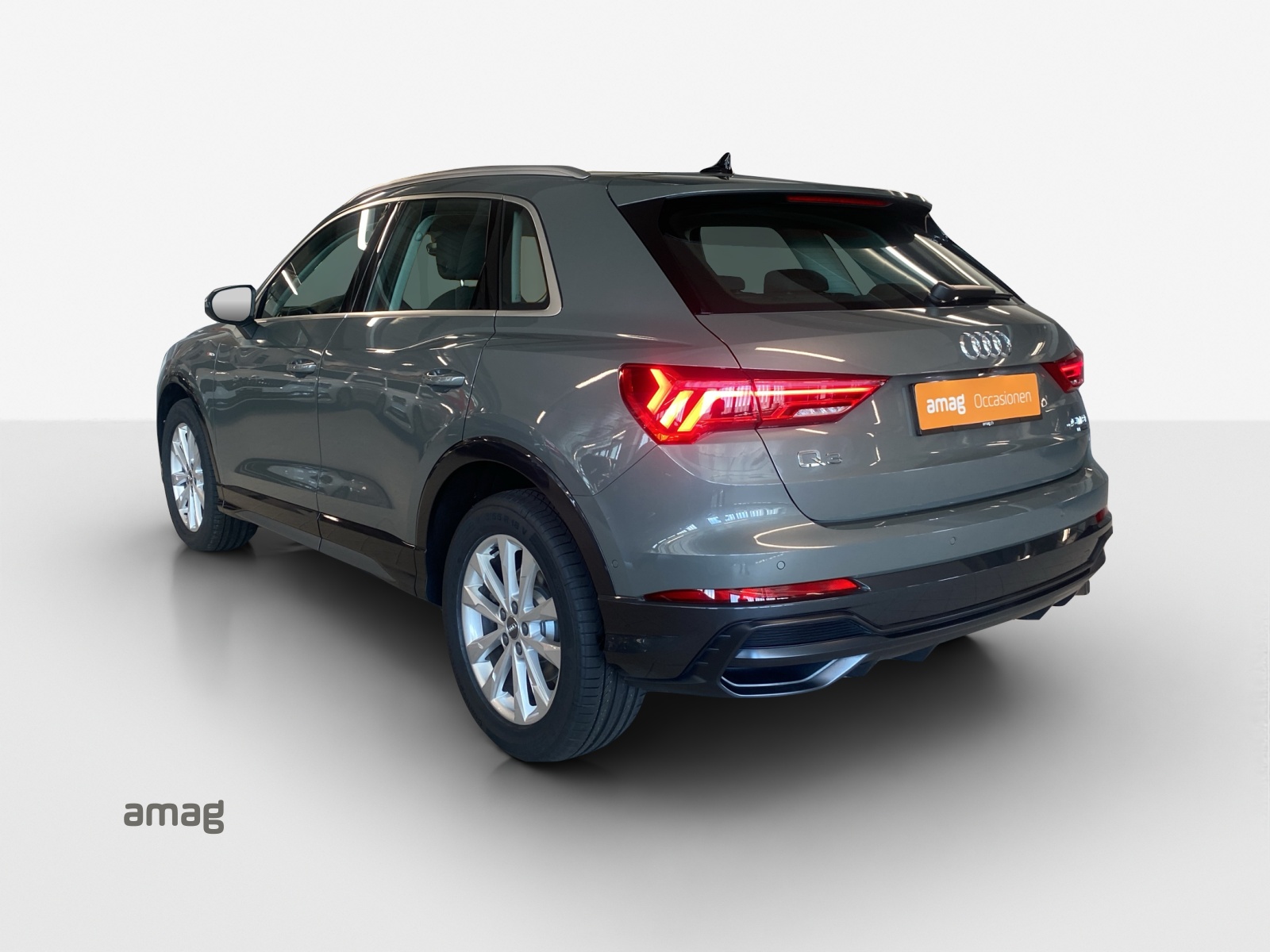 AUDI Q3 45 TFSI S line quattro S-tronic-showroom-element-2