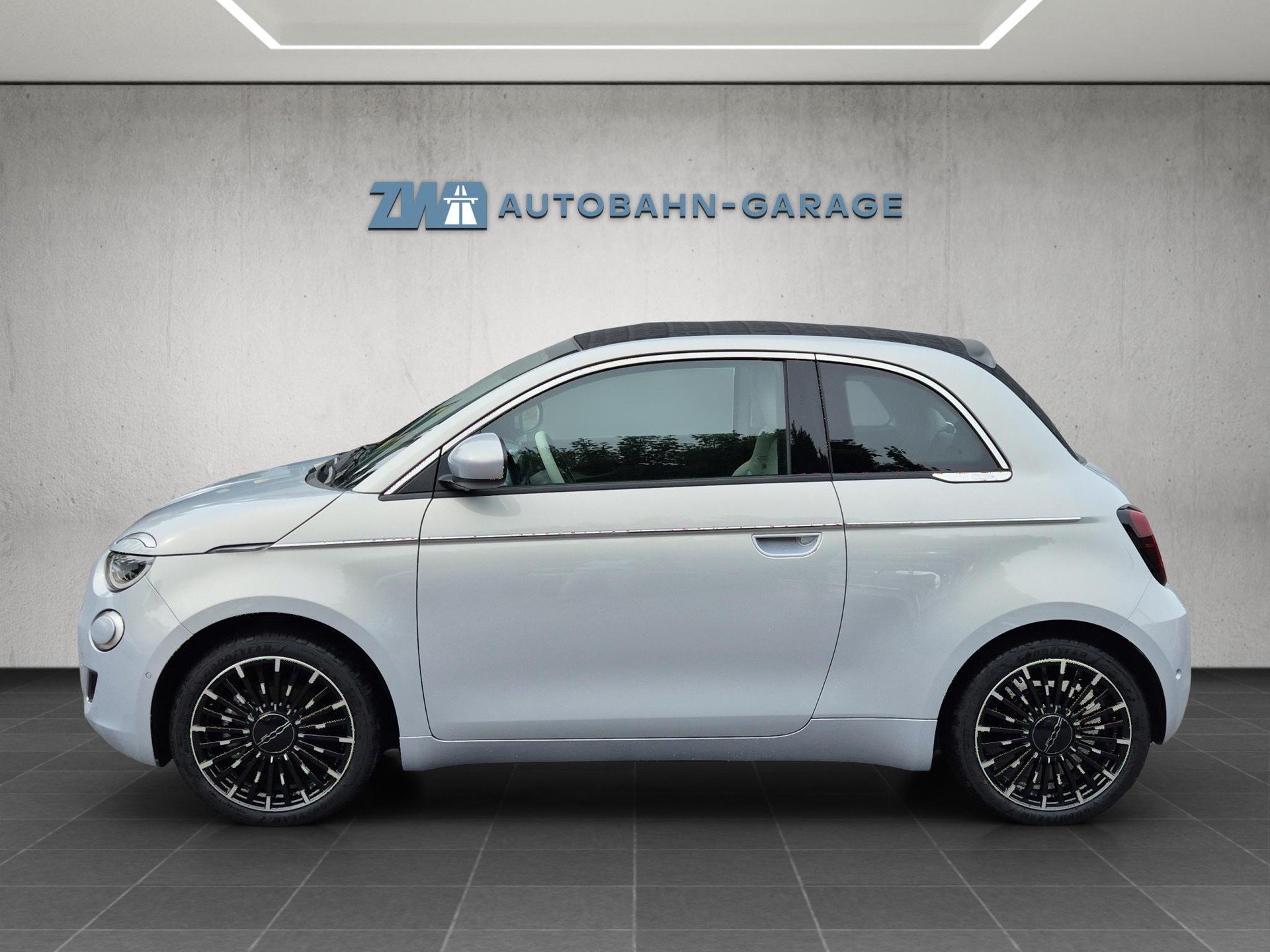 FIAT 500 Cabrio La Prima-image-1
