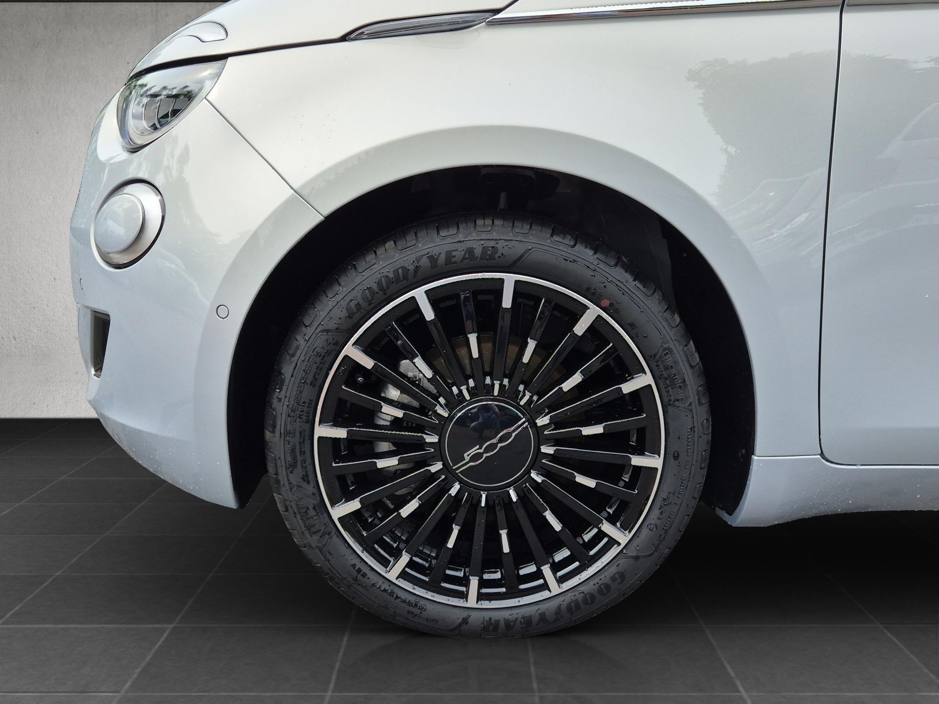FIAT 500 Cabrio La Prima-image-14