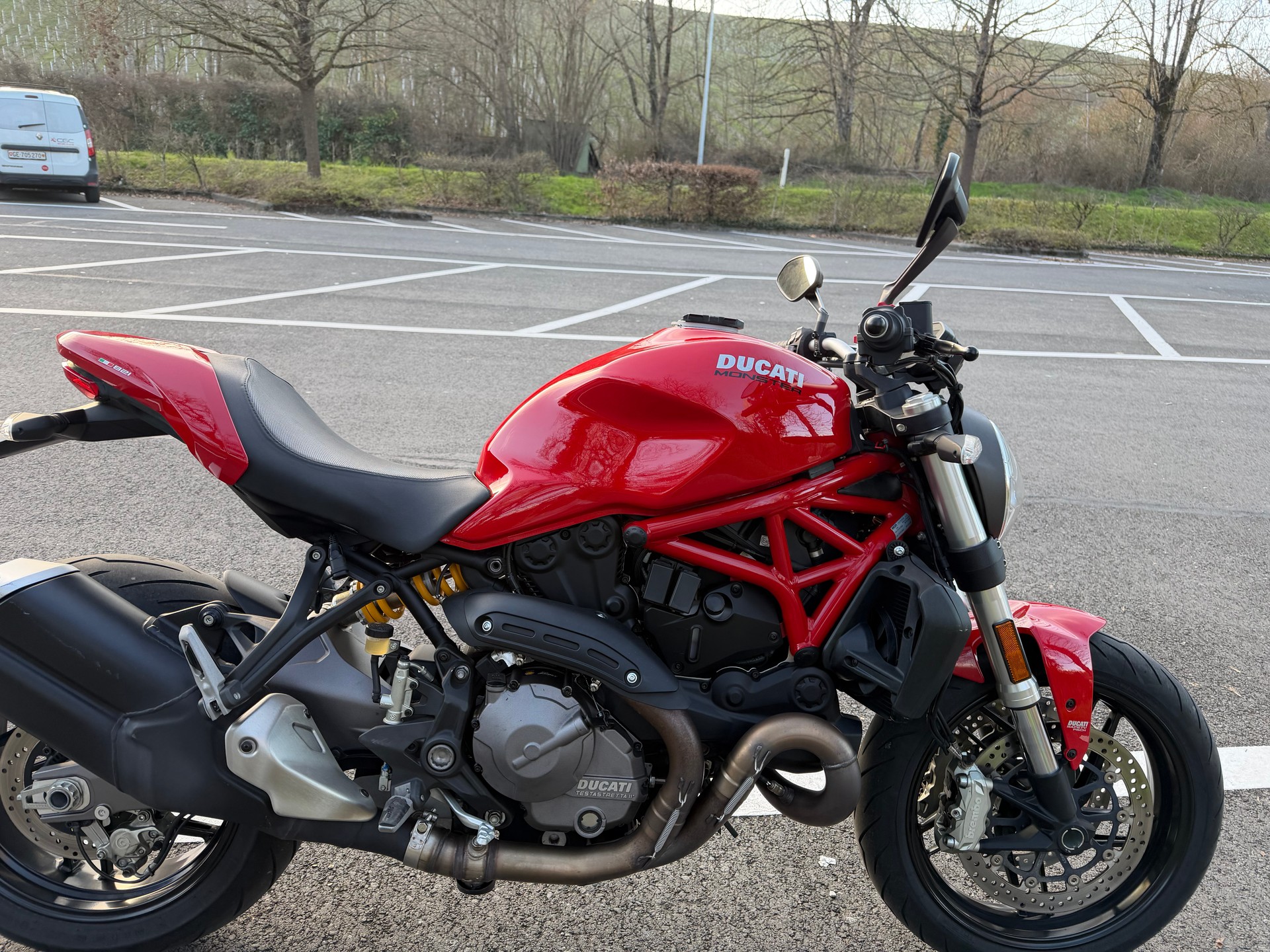 DUCATI Monster 821-image-1