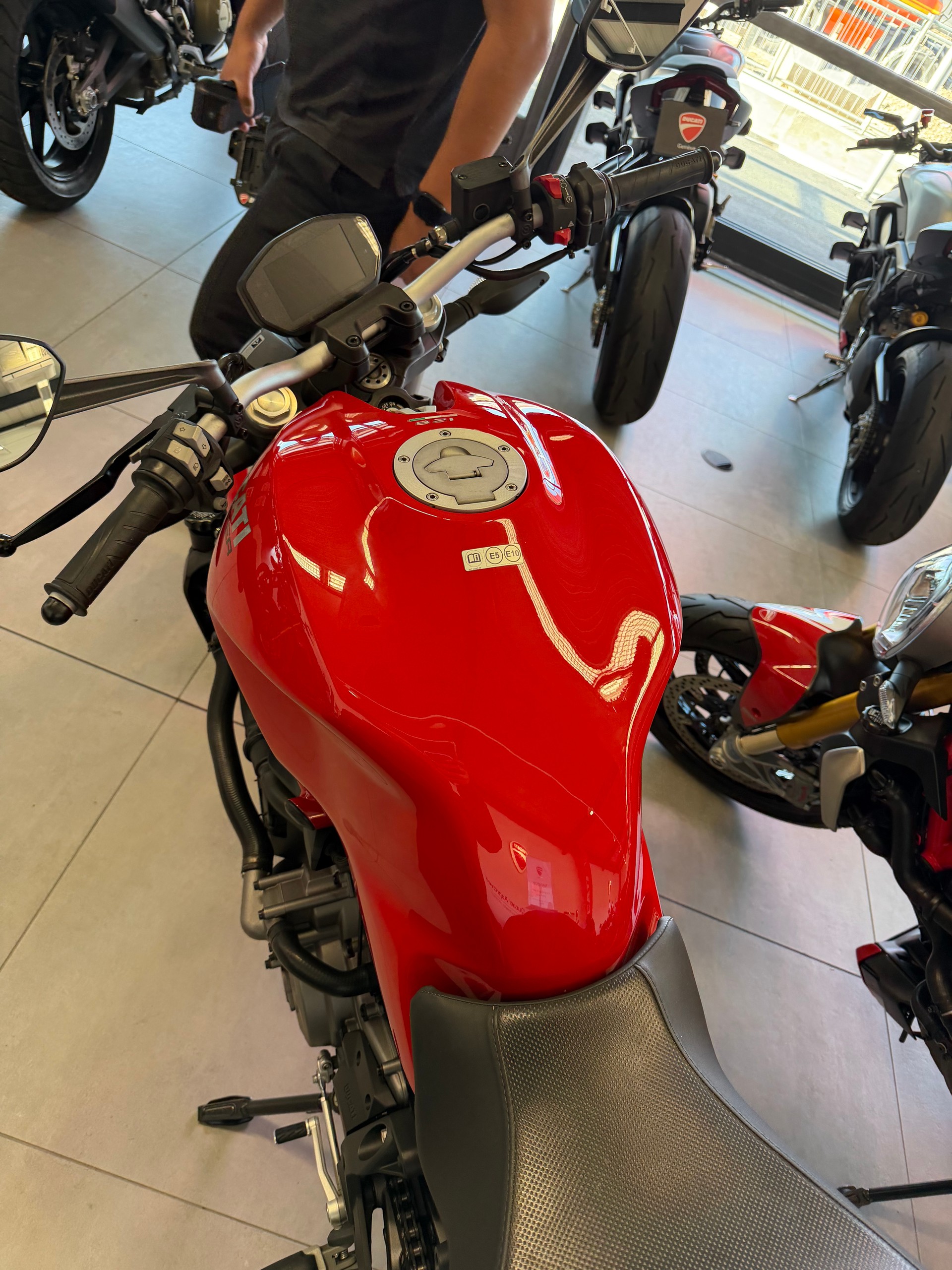DUCATI Monster 821