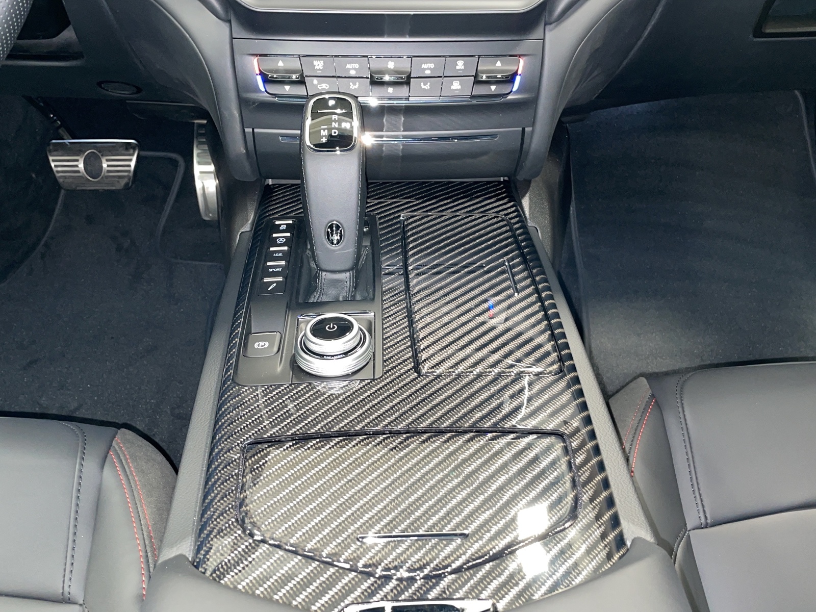 MASERATI Ghibli 3.0 V6 Modena-image-8