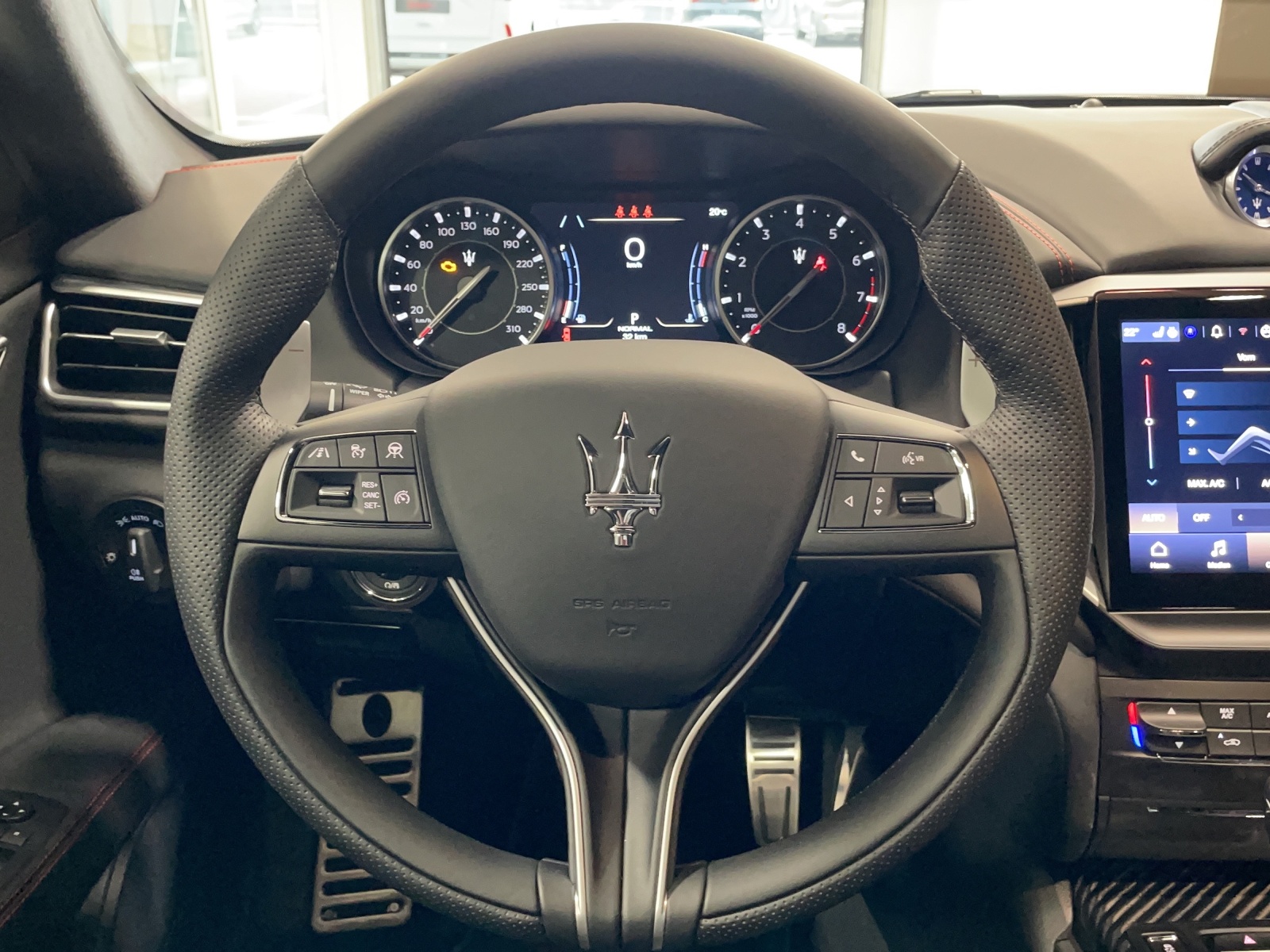 MASERATI Ghibli 3.0 V6 Modena-image-7