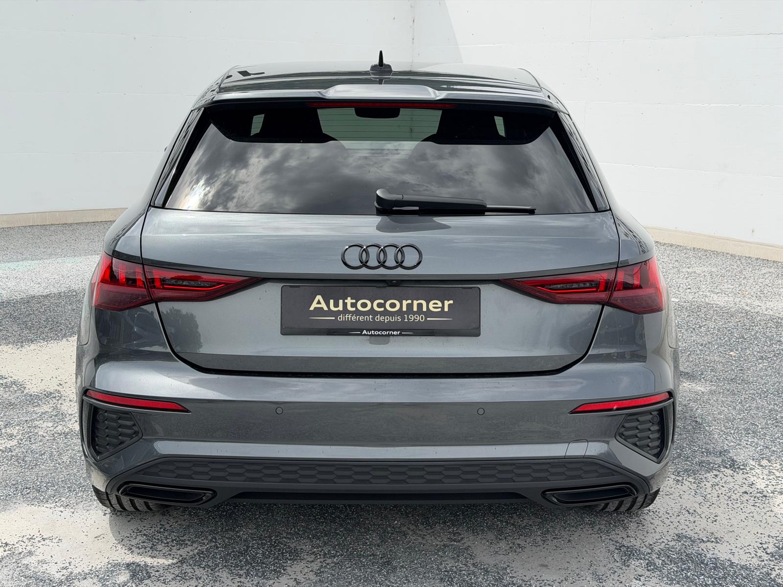 AUDI A3 Sportback 35 TFSI S line Attraction S-tronic-image-4