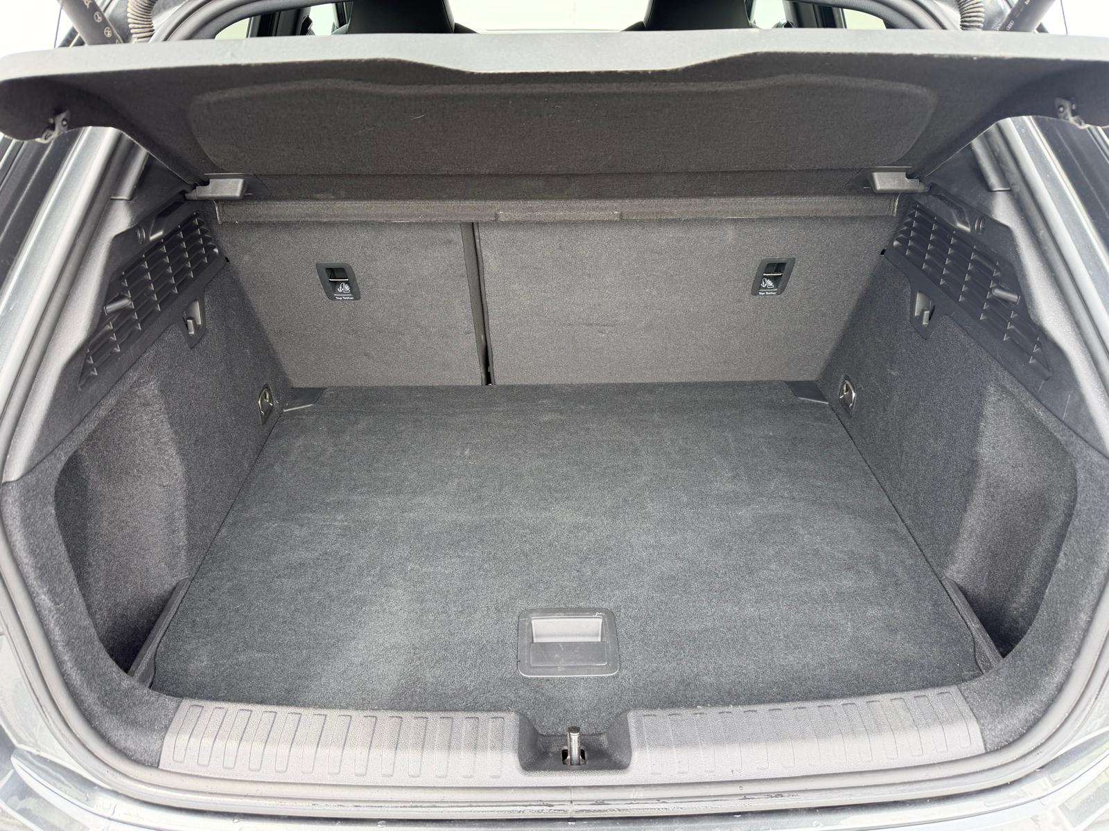 AUDI A3 Sportback 35 TFSI S line Attraction S-tronic-image-11