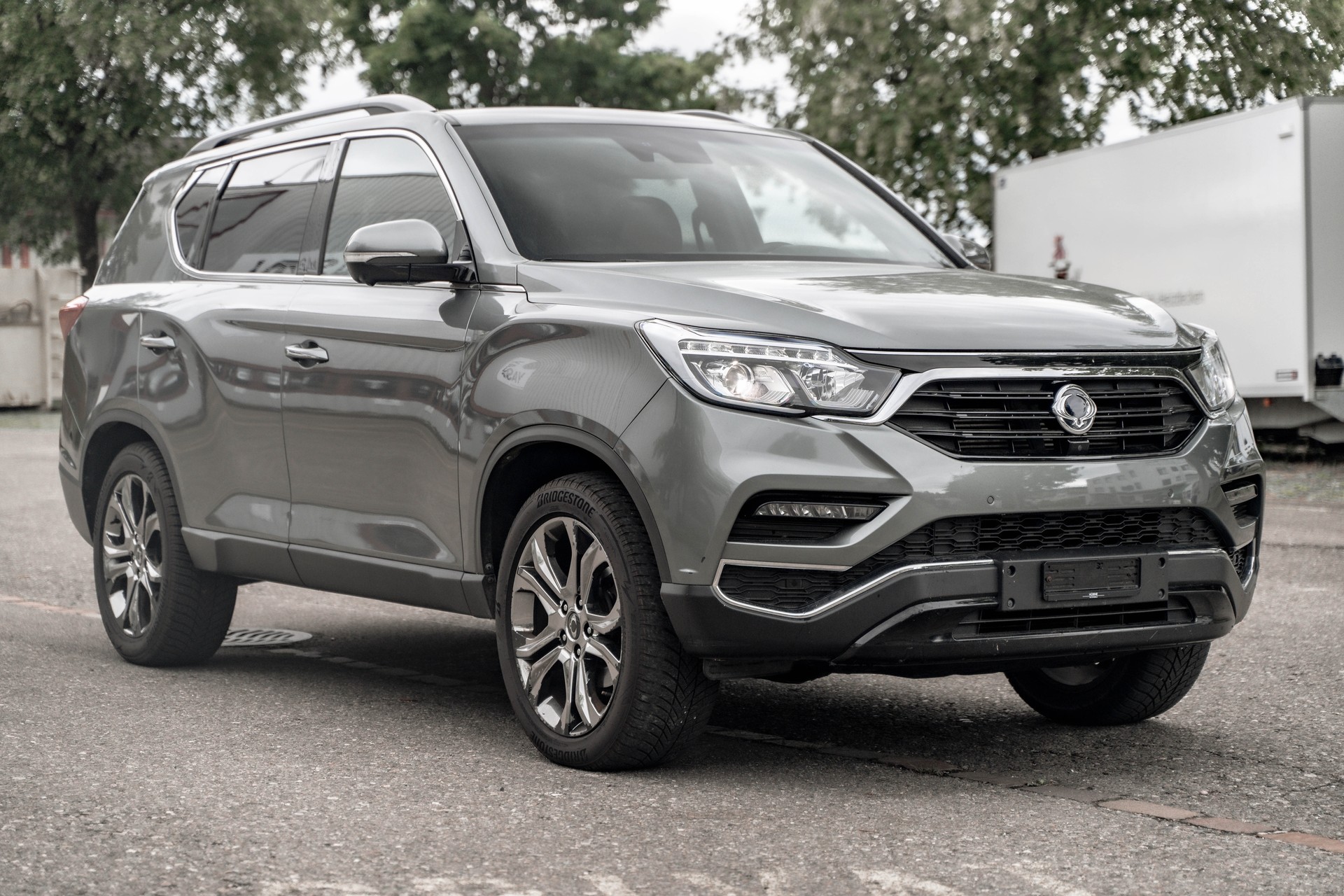 KGM-SsangYong Rexton RX220 e-XDi Crystal 4WD * AB MFK * TOP AUSSATTTUNG * IDEAL FÜR EXPORT *-showroom-element-2