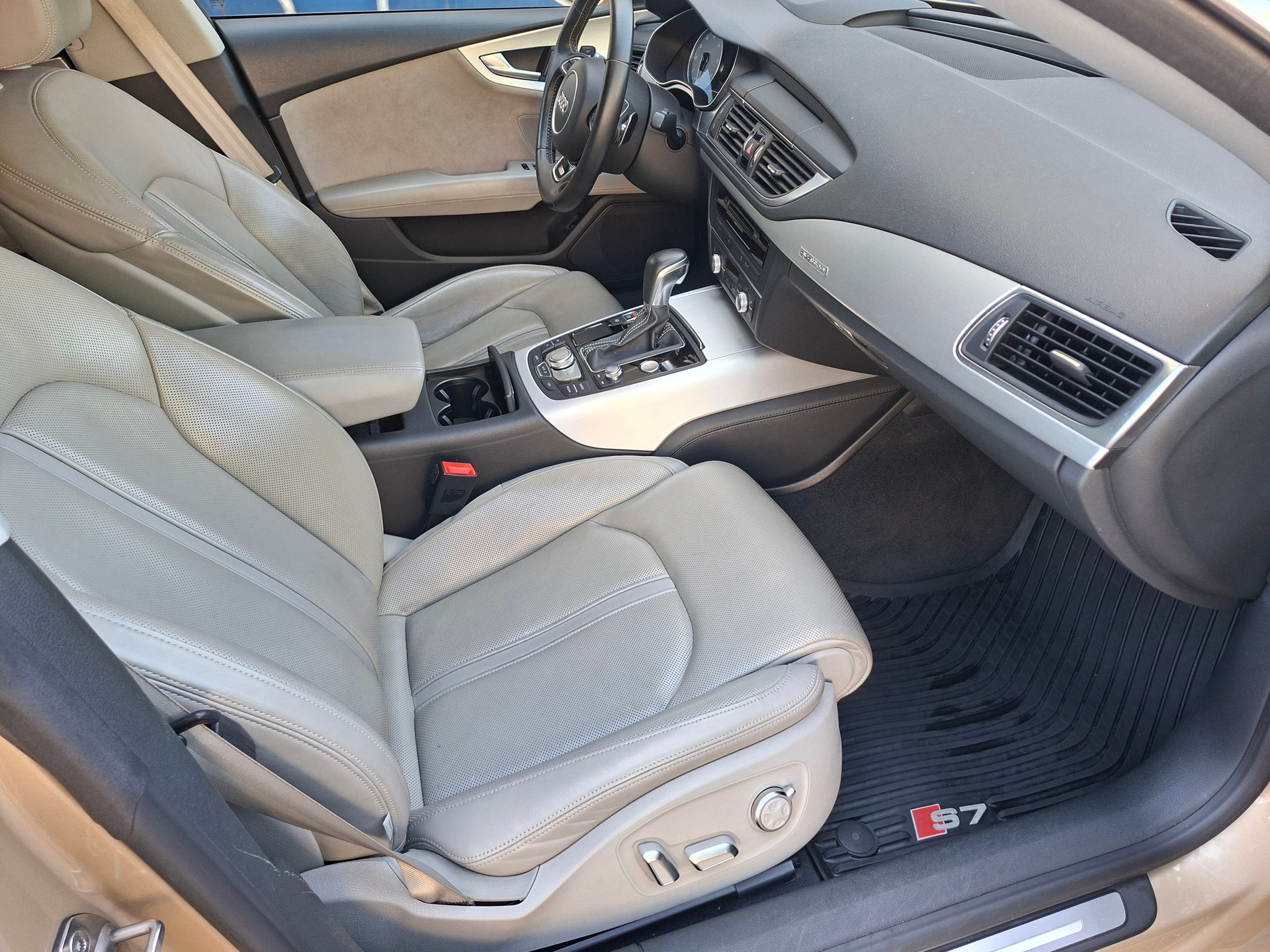 AUDI S7 Sportback 4.0 TFSI V8 quattro S-tronic-image-7