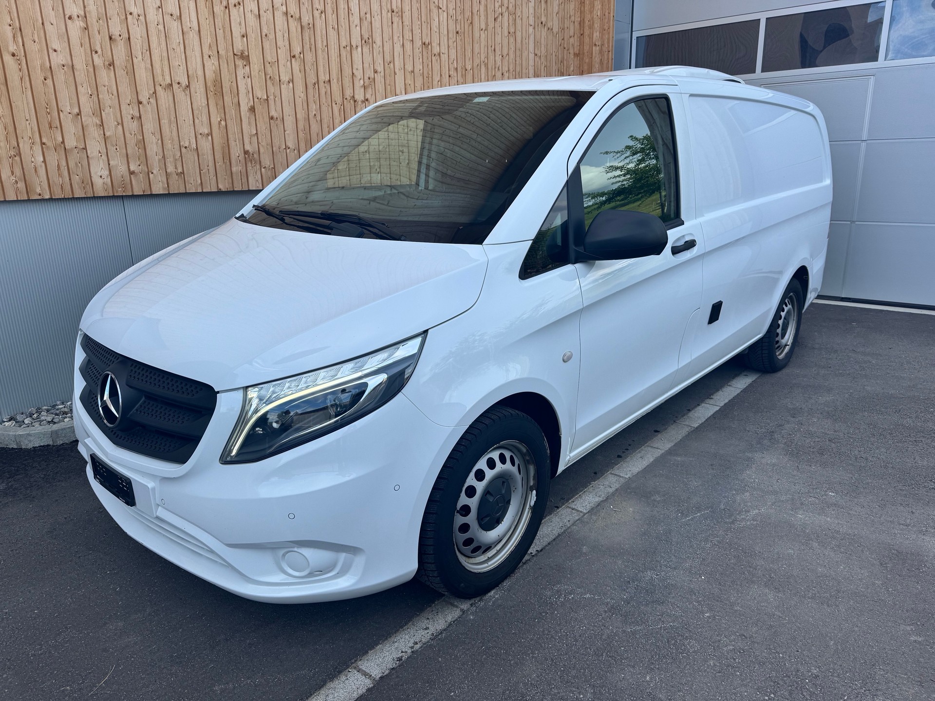 MERCEDES-BENZ Vito 114 CDI 136 PS lang Kühlfahrzeug mit STANDKÜHLUNG