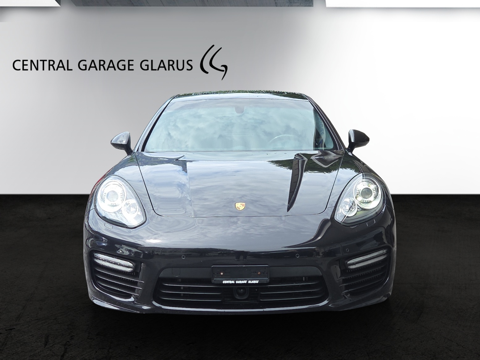 PORSCHE Panamera Turbo 4.8 PDK-showroom-element-2