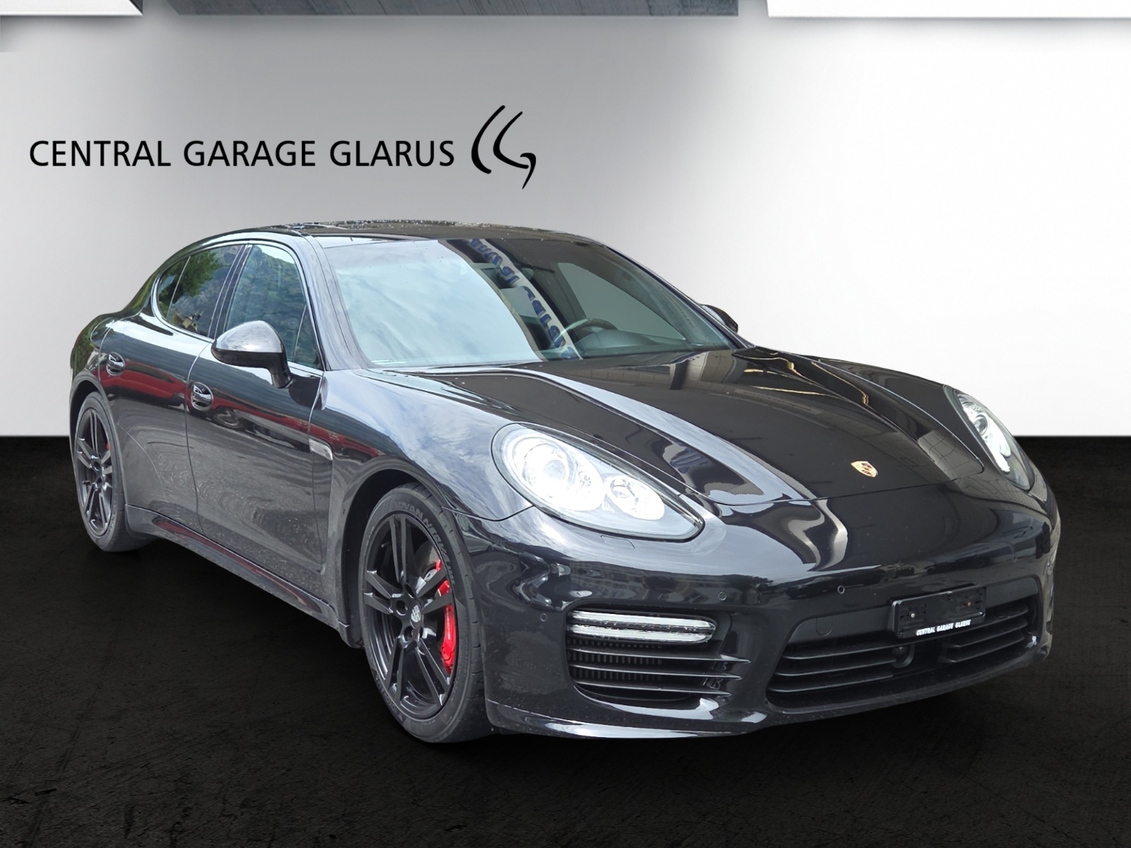 PORSCHE Panamera Turbo 4.8 PDK-showroom-element-1