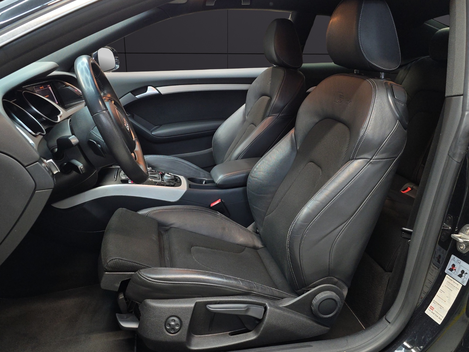 AUDI A5 Coupé 3.0 TDI multitronic CH-Fahrzeug-image-8