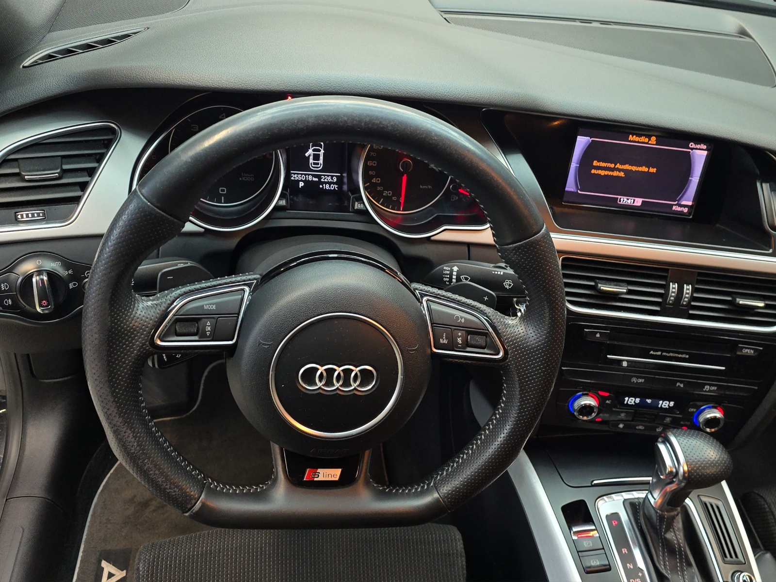 AUDI A5 Coupé 3.0 TDI multitronic CH-Fahrzeug-image-11