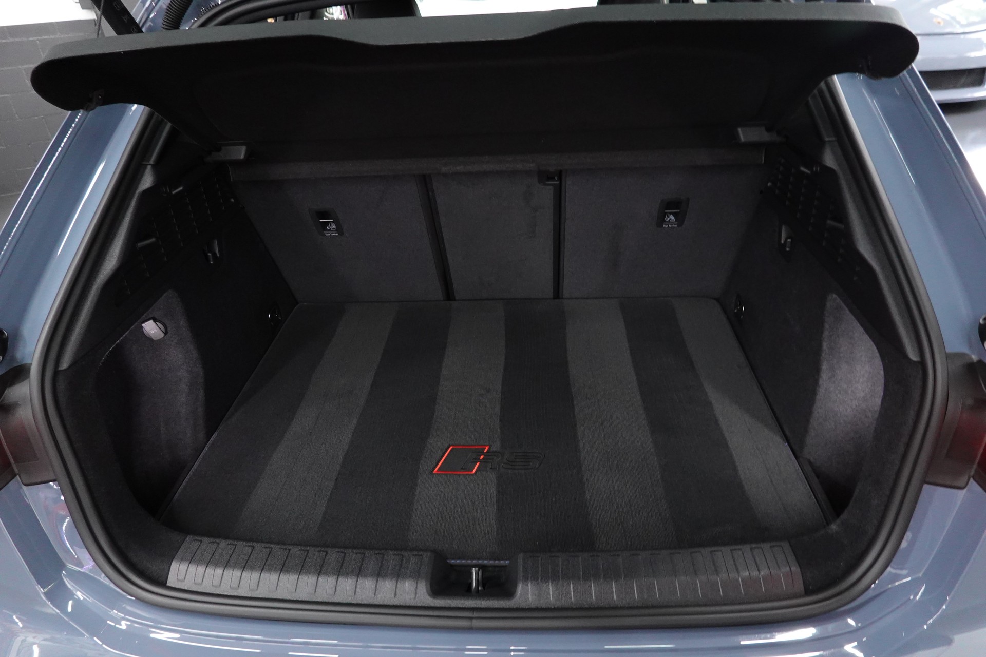 AUDI RS3 SPORTBACK 2.5 TSI QUATTRO S-TRONIC KEMORA EXCLUSIVE FULL ON TOP 20"-image-40