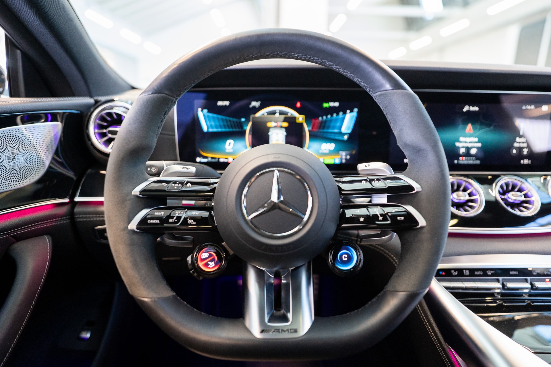 MERCEDES-BENZ AMG GT 53 4matic+ / Facelift / Carbon Keramik Bremsen / Glasdach / 360°Kamera /-image-18