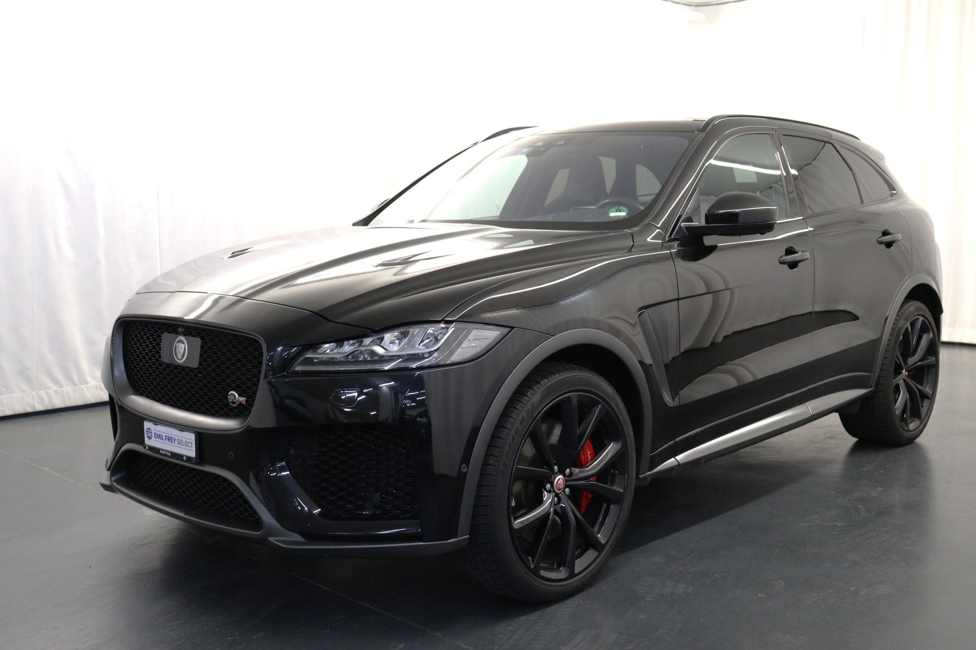 JAGUAR F-Pace 5.0 V8 SVR AWD-showroom-element-1