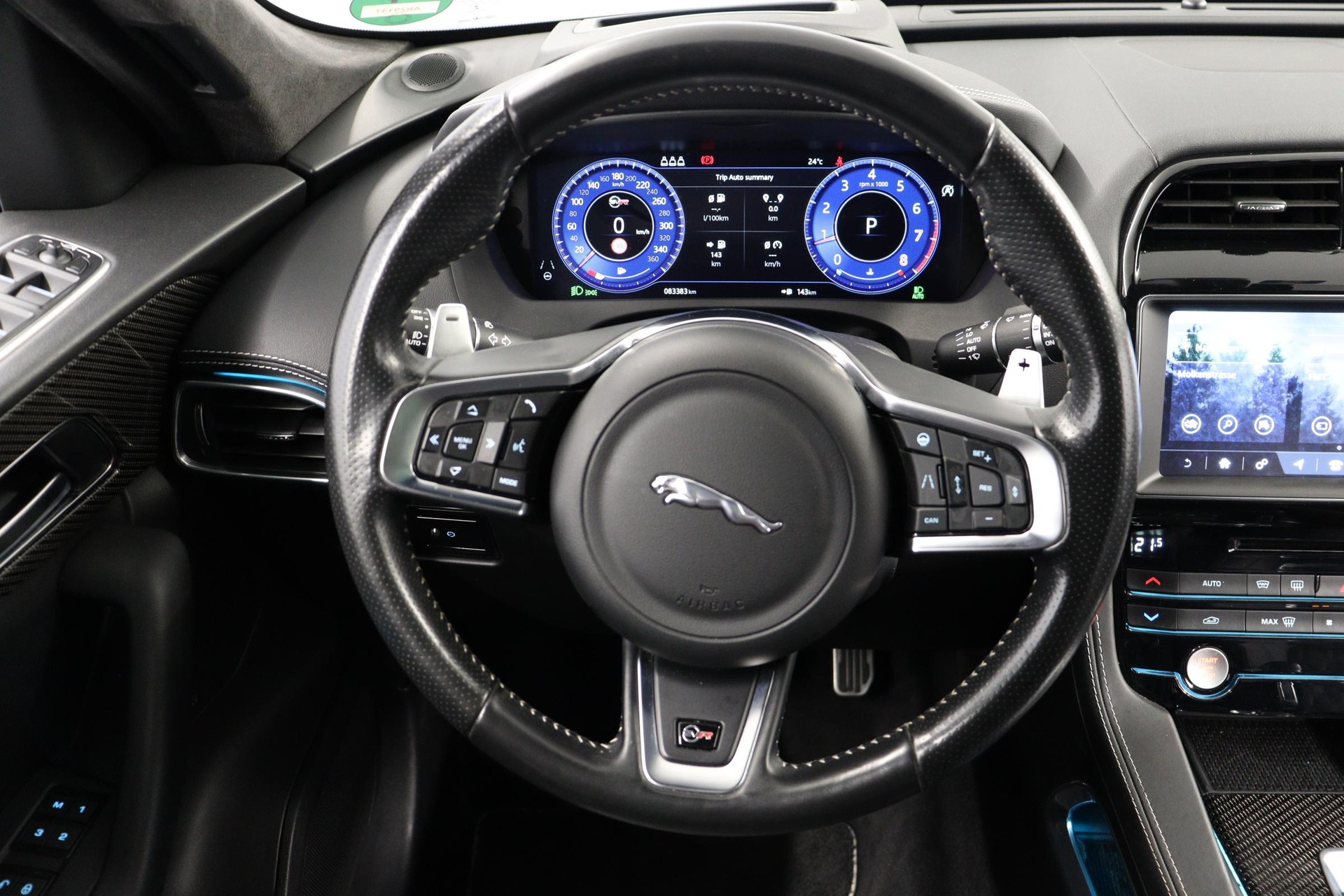 JAGUAR F-Pace 5.0 V8 SVR AWD-image-4