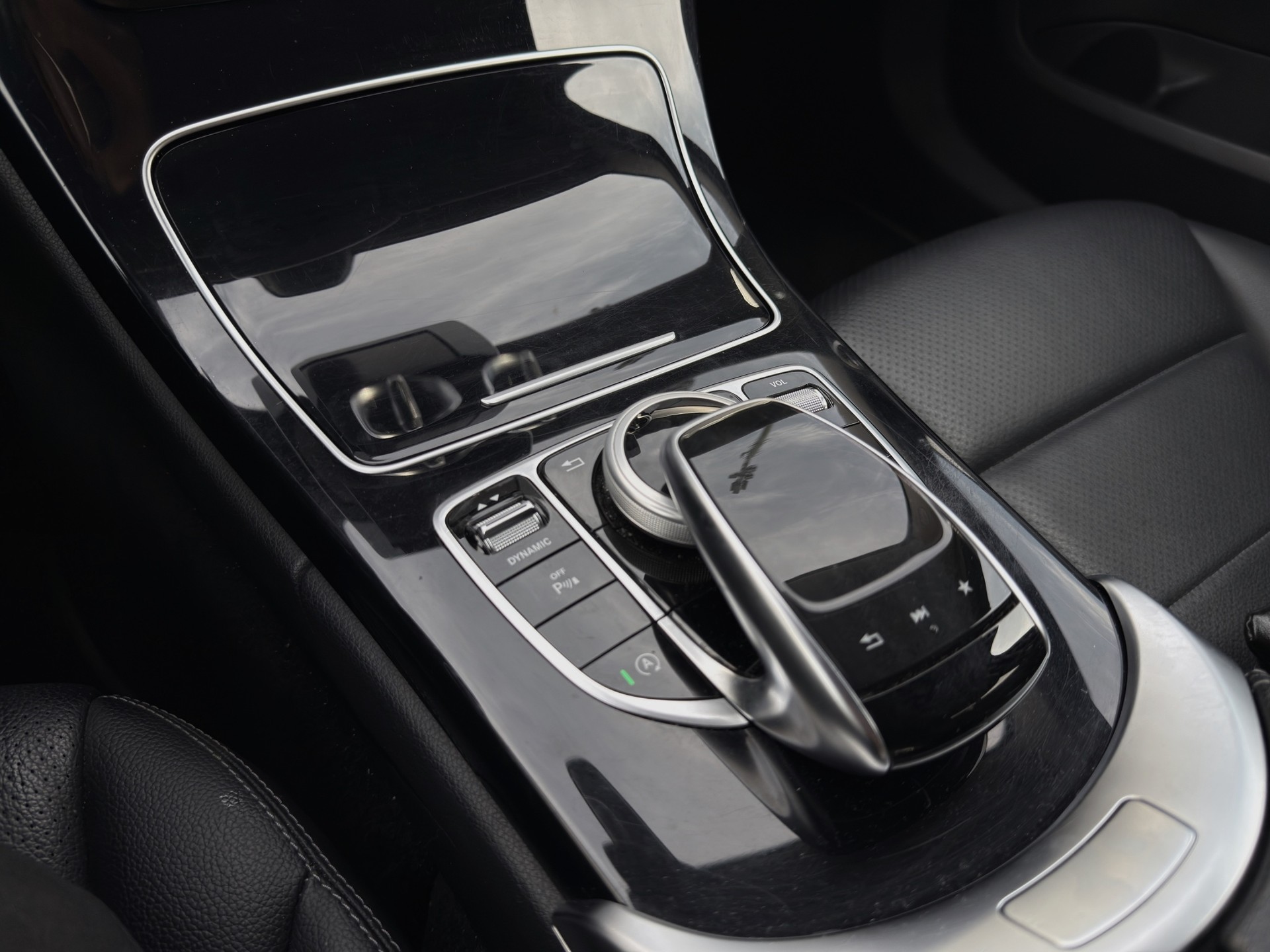 MERCEDES-BENZ C 180 Avantgarde 9G-Tronic-image-13