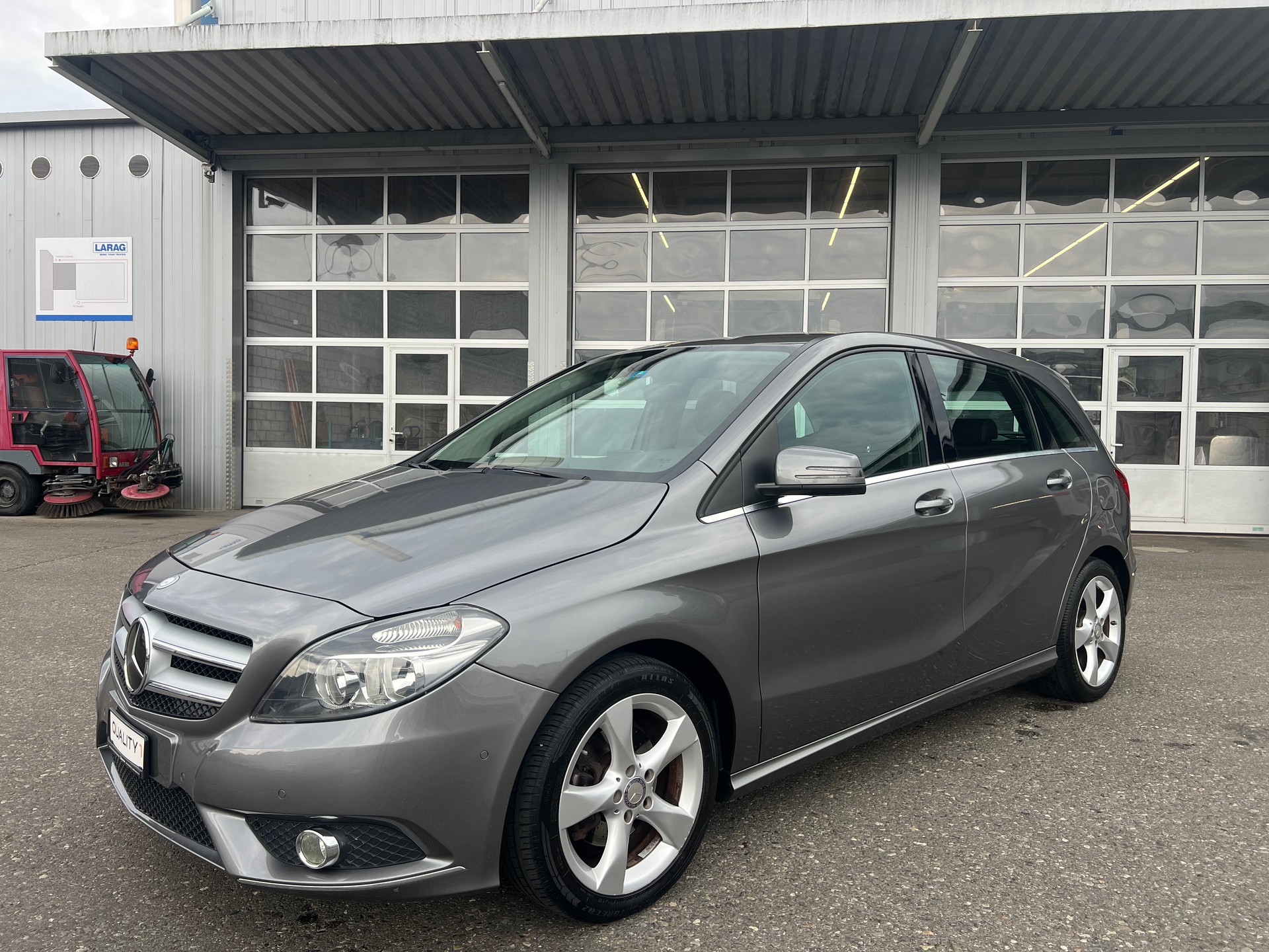 MERCEDES-BENZ B 200 7G-DCT