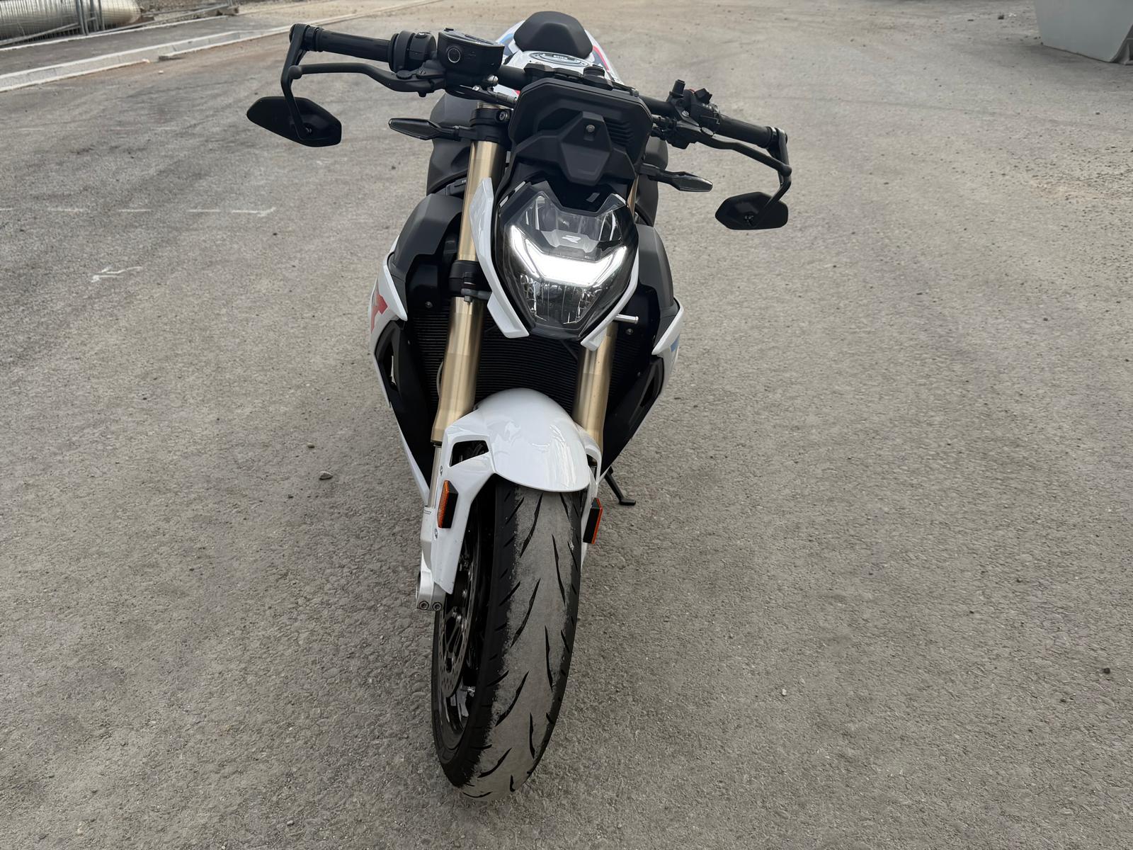 BMW S 1000 R-image-11
