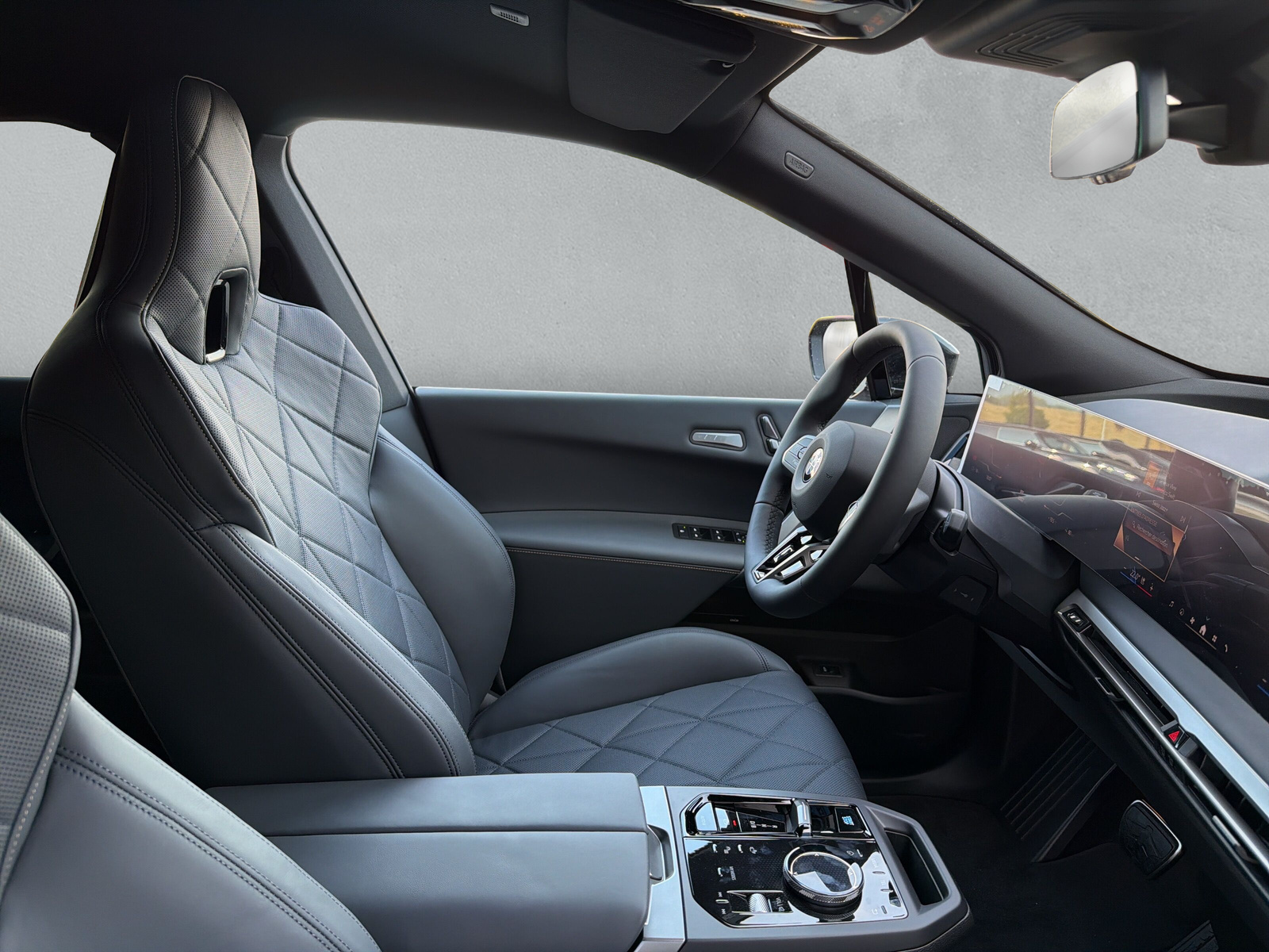 BMW iX xDrive60 M Sport-image-13