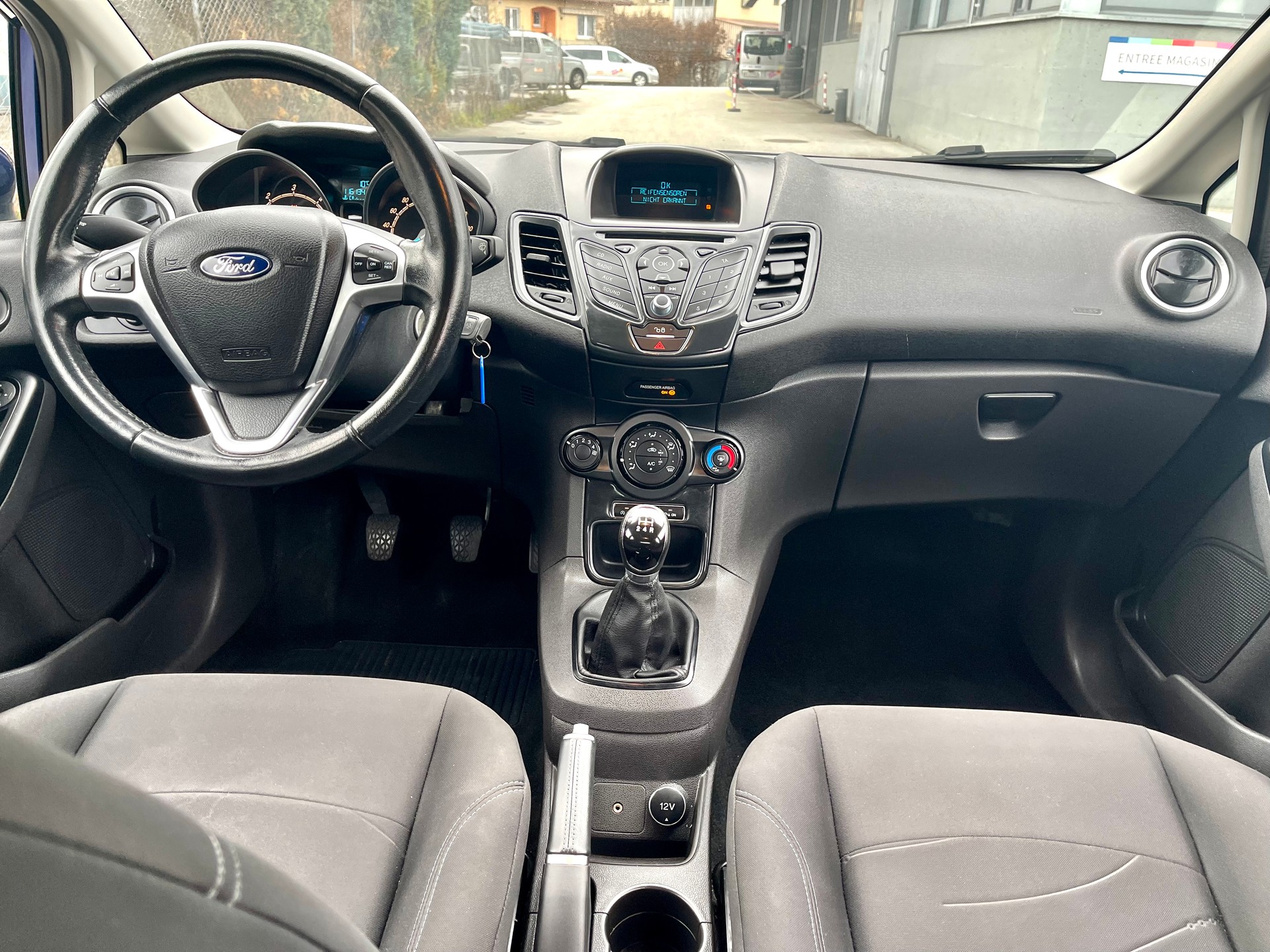 FORD Fiesta 1.5 TDCi Titanium-showroom-element-1