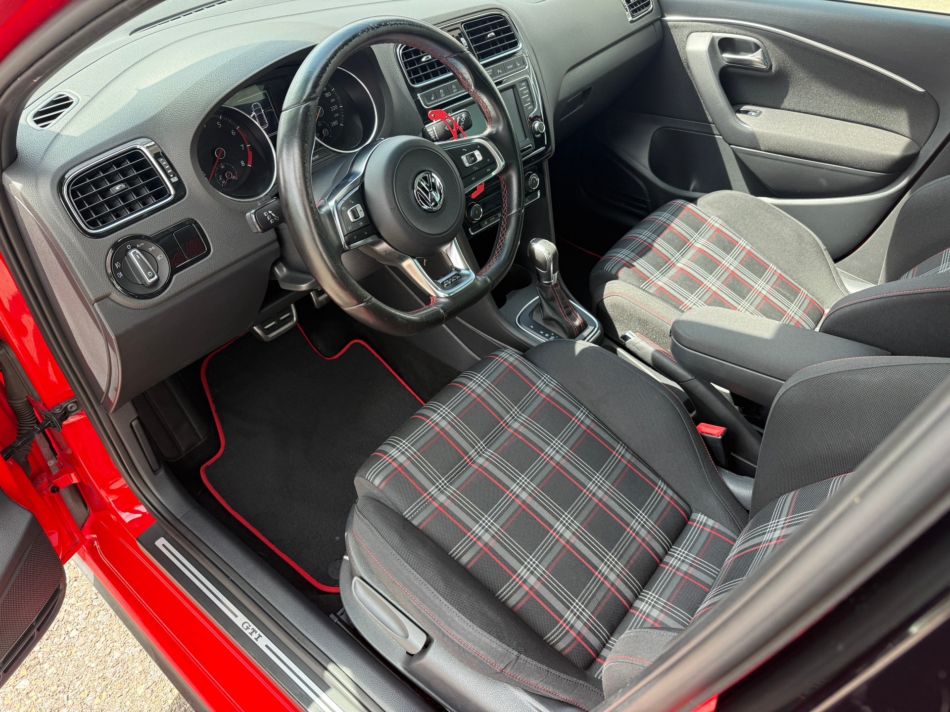 VW Polo 1.8 TSI GTI DSG-image-4