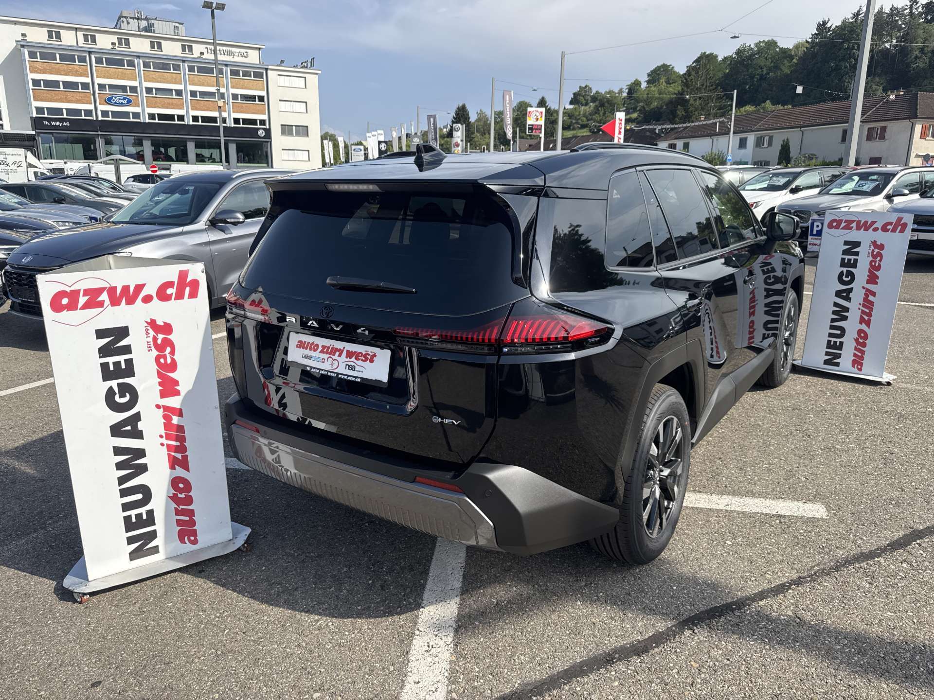 TOYOTA RAV-4 2.5 HSD Trend e-CVT AWD NEUES MODELL Automat-showroom-element-2