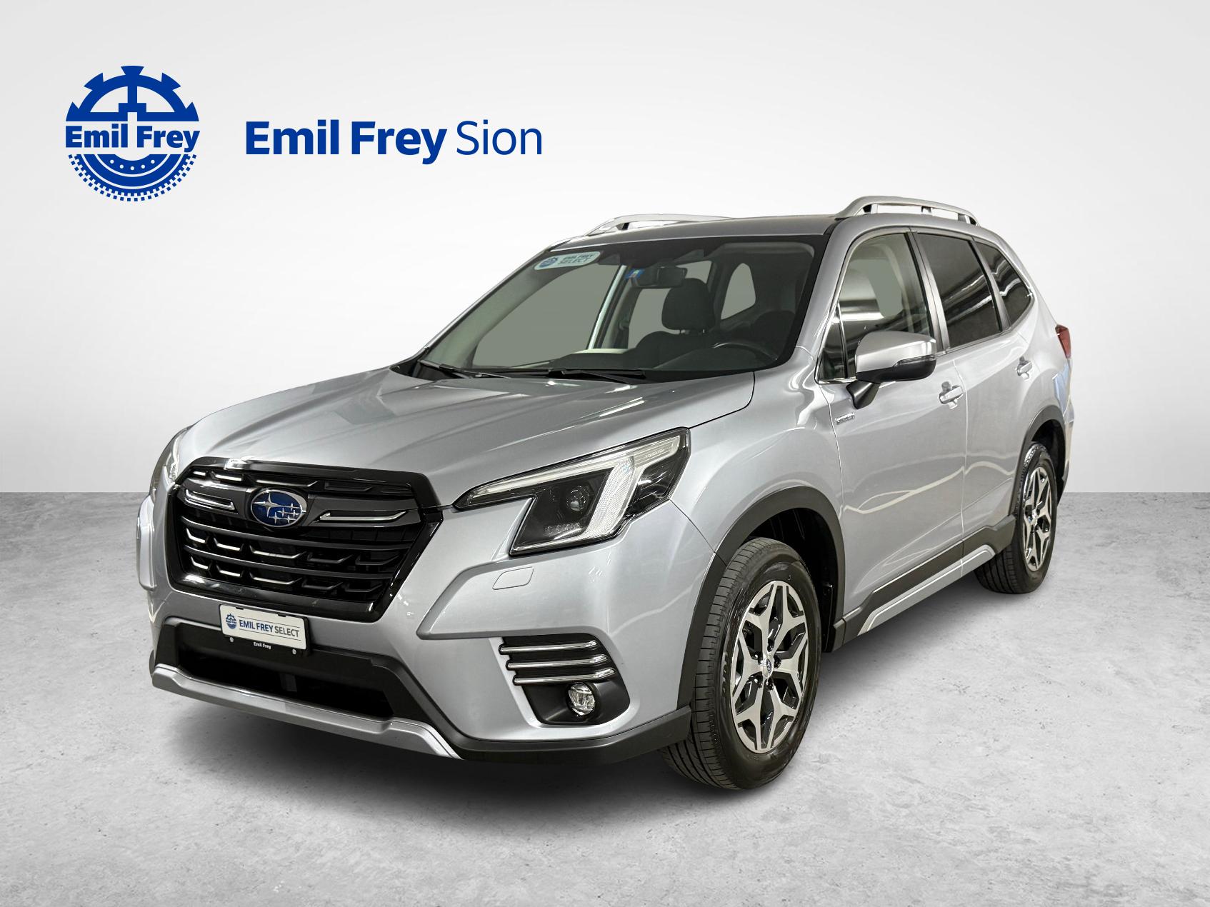 SUBARU Forester Station 2.0i e-Boxer Swiss Plus