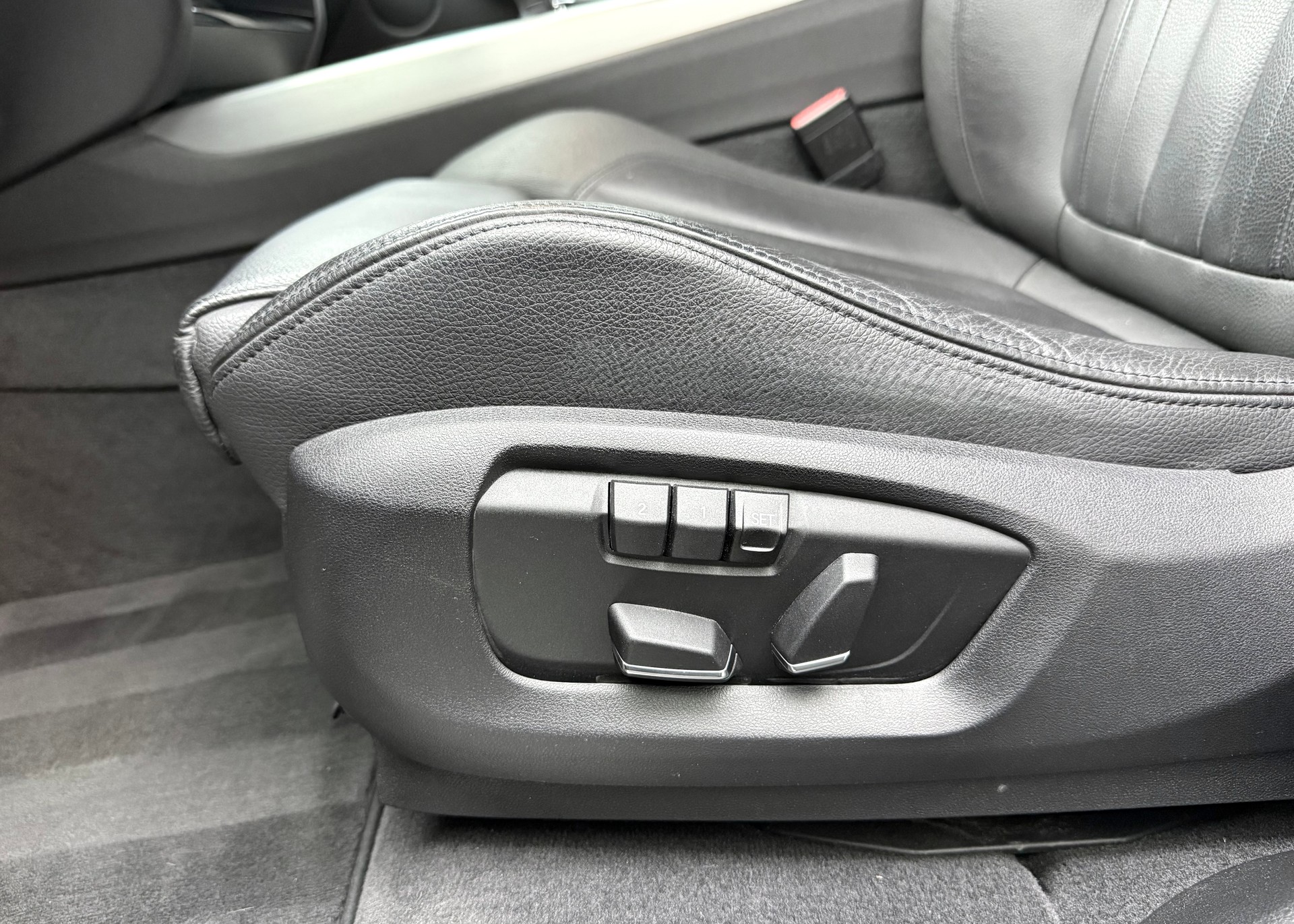 BMW X5 xDrive 30d Steptronic-image-12