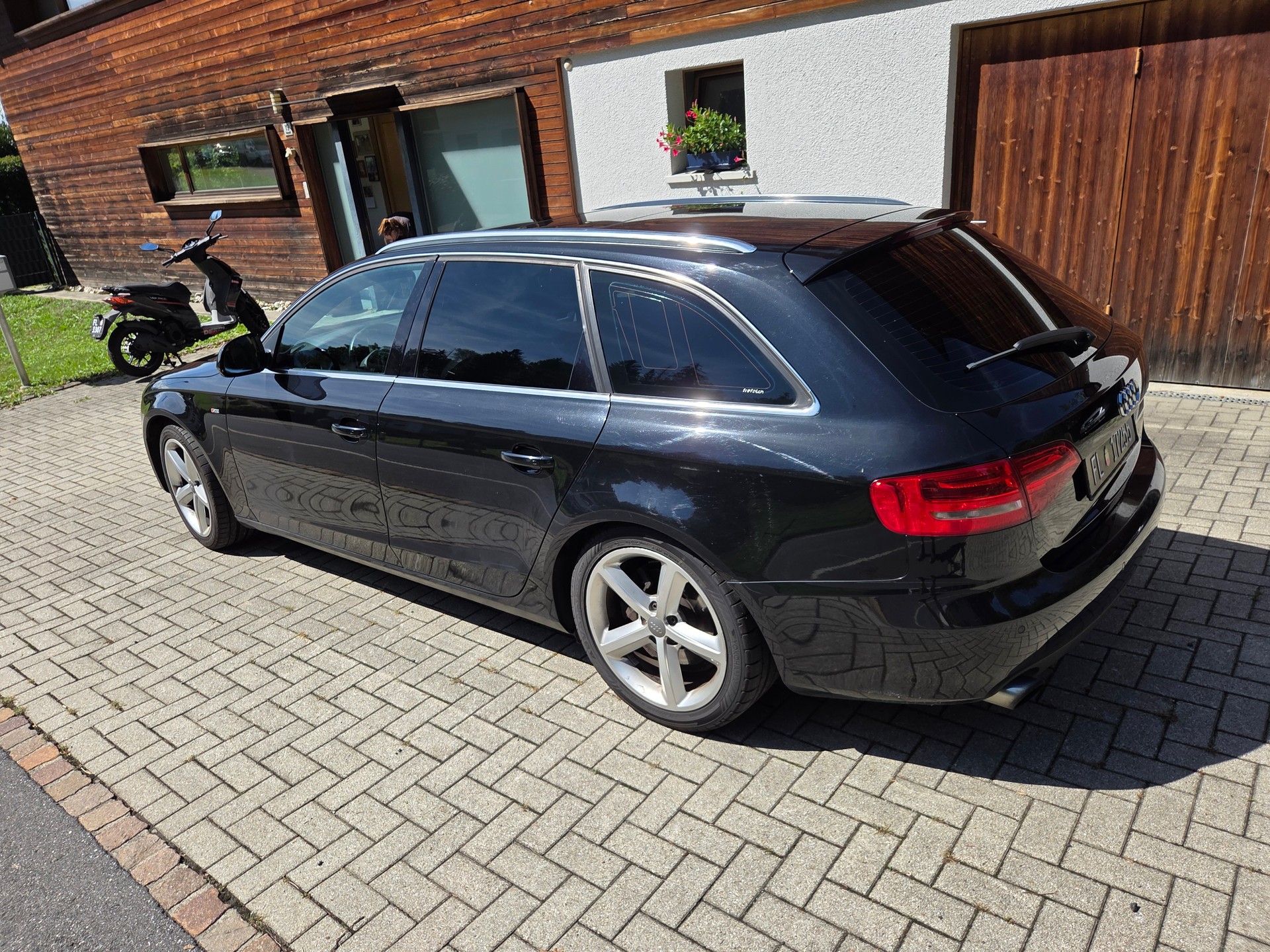 AUDI Avant quattro 2.0 TFSI S-Line-image-2