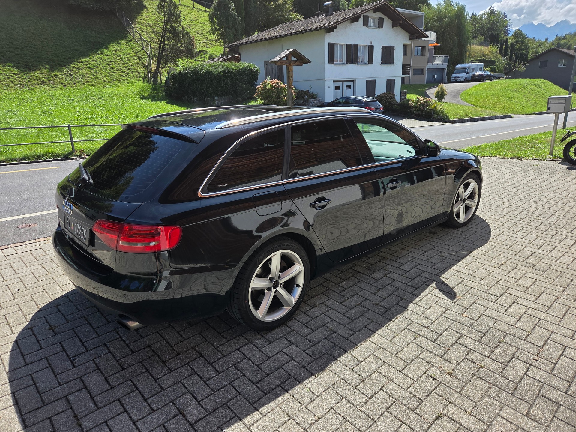 AUDI Avant quattro 2.0 TFSI S-Line-image-3