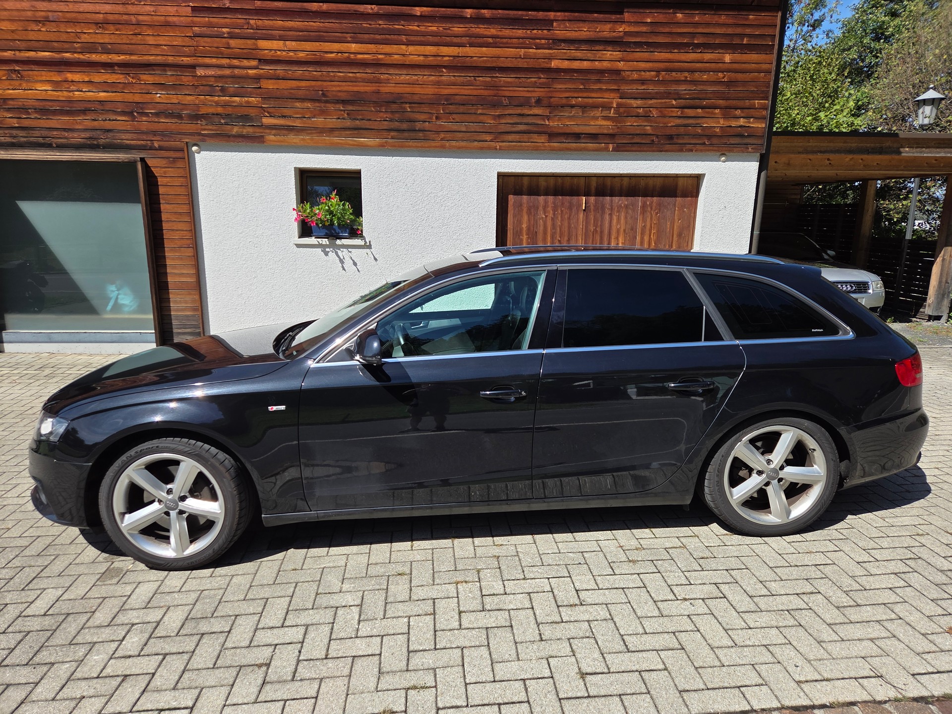 AUDI Avant quattro 2.0 TFSI S-Line-image-1