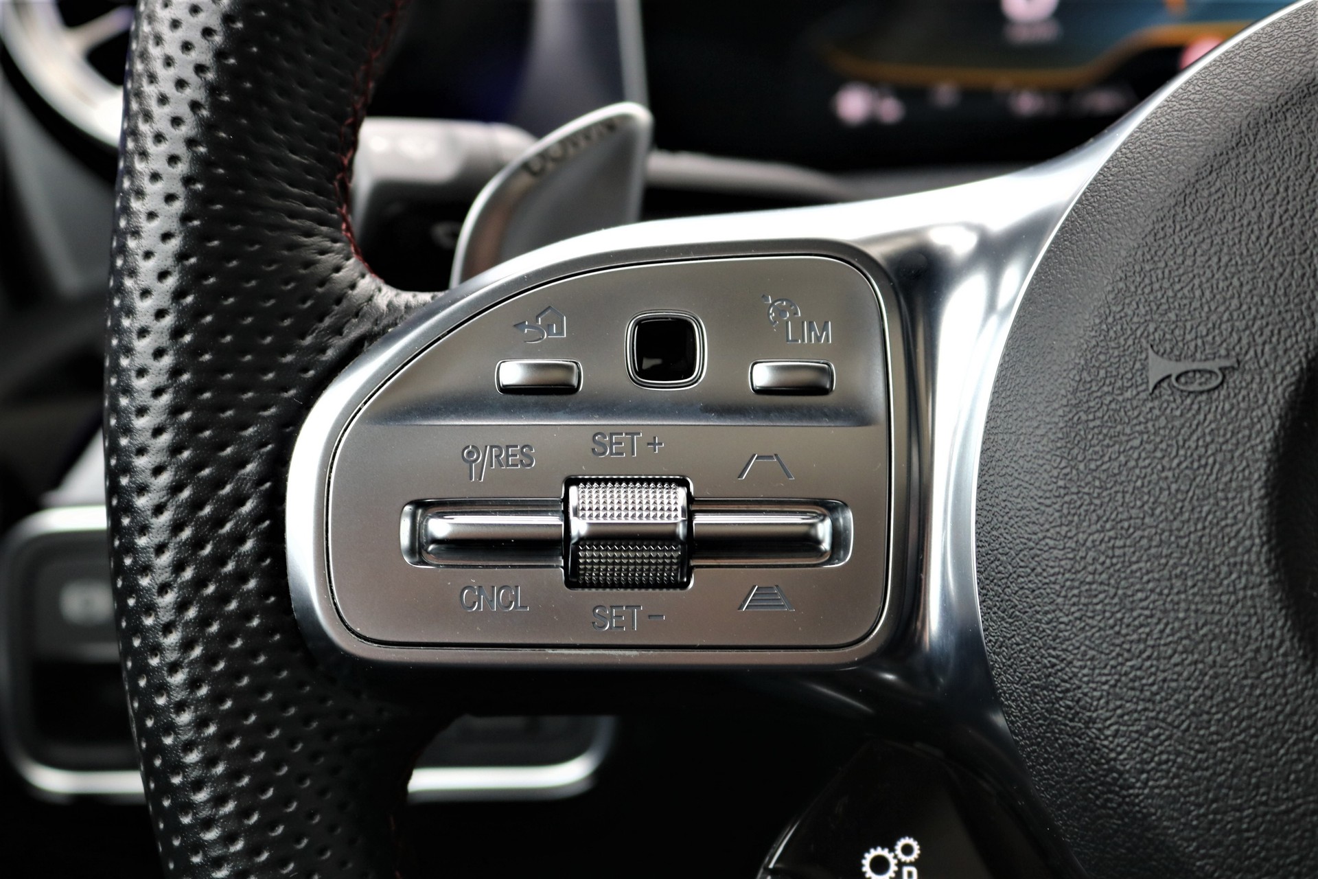 MERCEDES-BENZ CLA 35 AMG 4Matic 7G-DCT (CH)-image-23