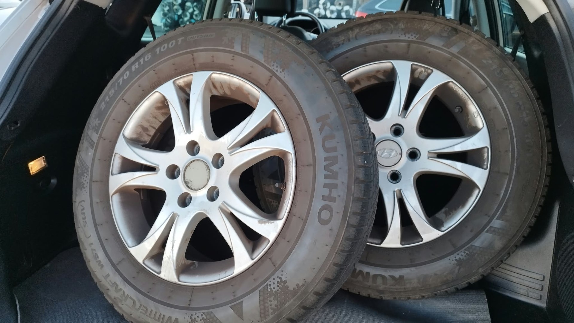 HYUNDAI iX 35 2.0 CRDi Premium 4WD Automatic-image-15