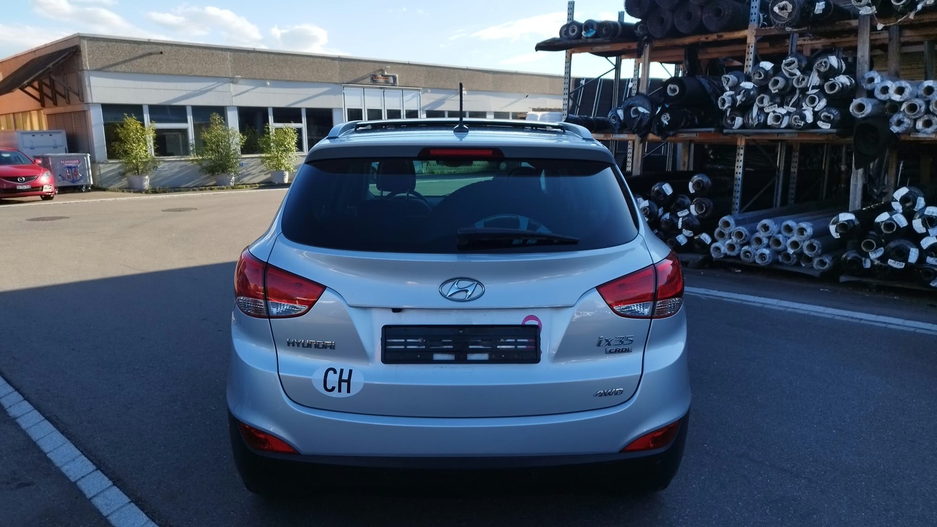HYUNDAI iX 35 2.0 CRDi Premium 4WD Automatic-image-8