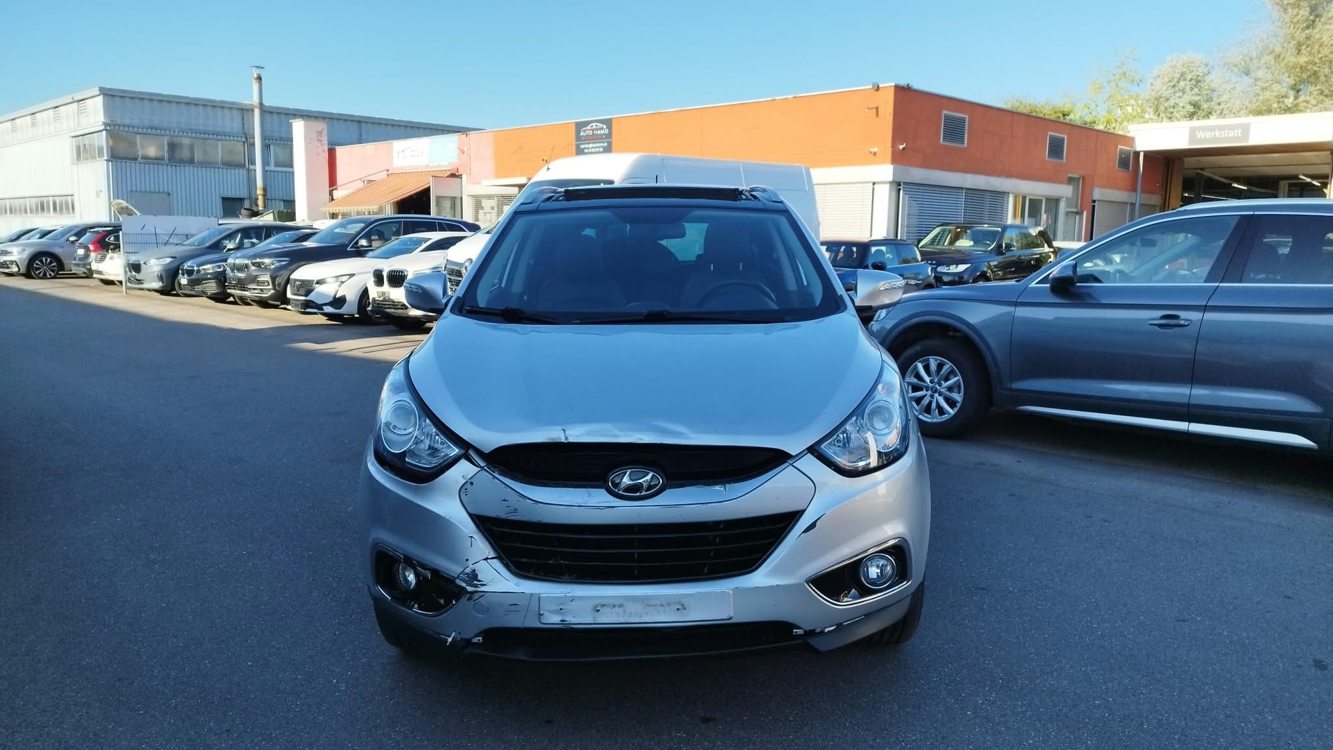 HYUNDAI iX 35 2.0 CRDi Premium 4WD Automatic-image-3