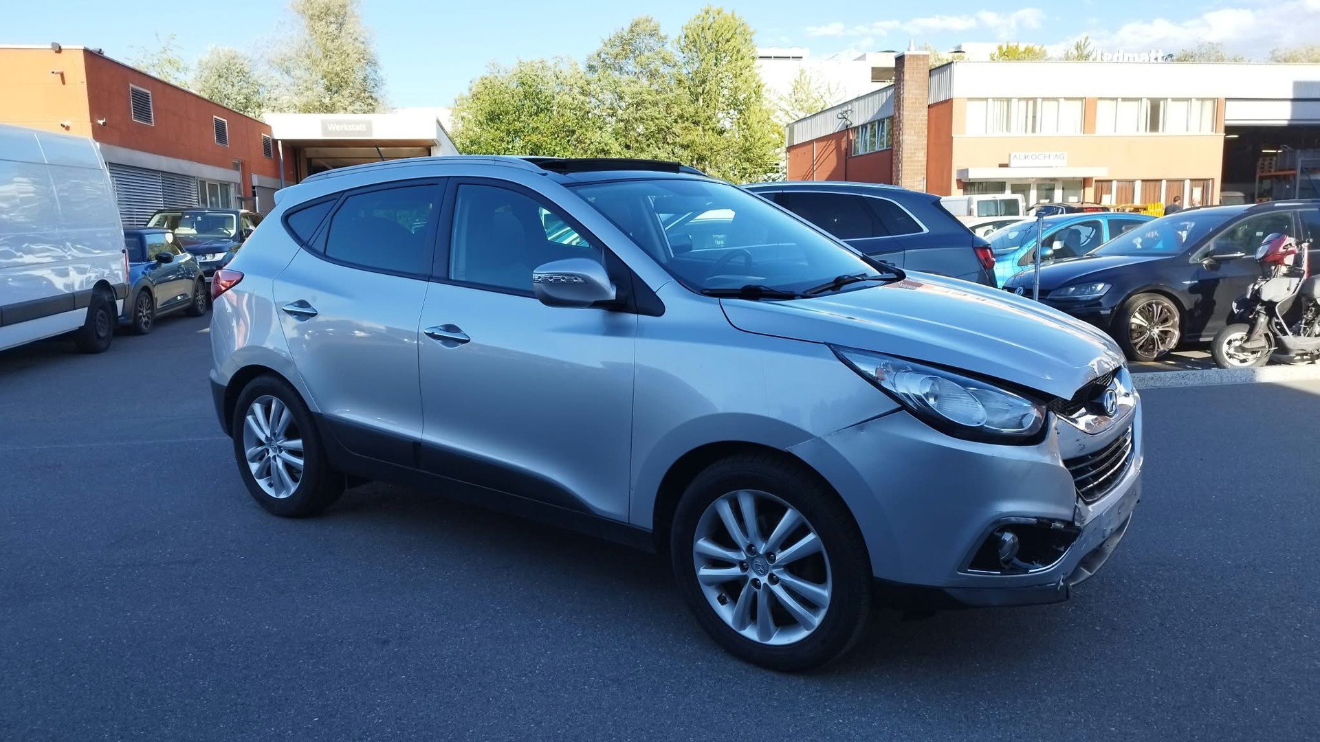 HYUNDAI iX 35 2.0 CRDi Premium 4WD Automatic-image-1