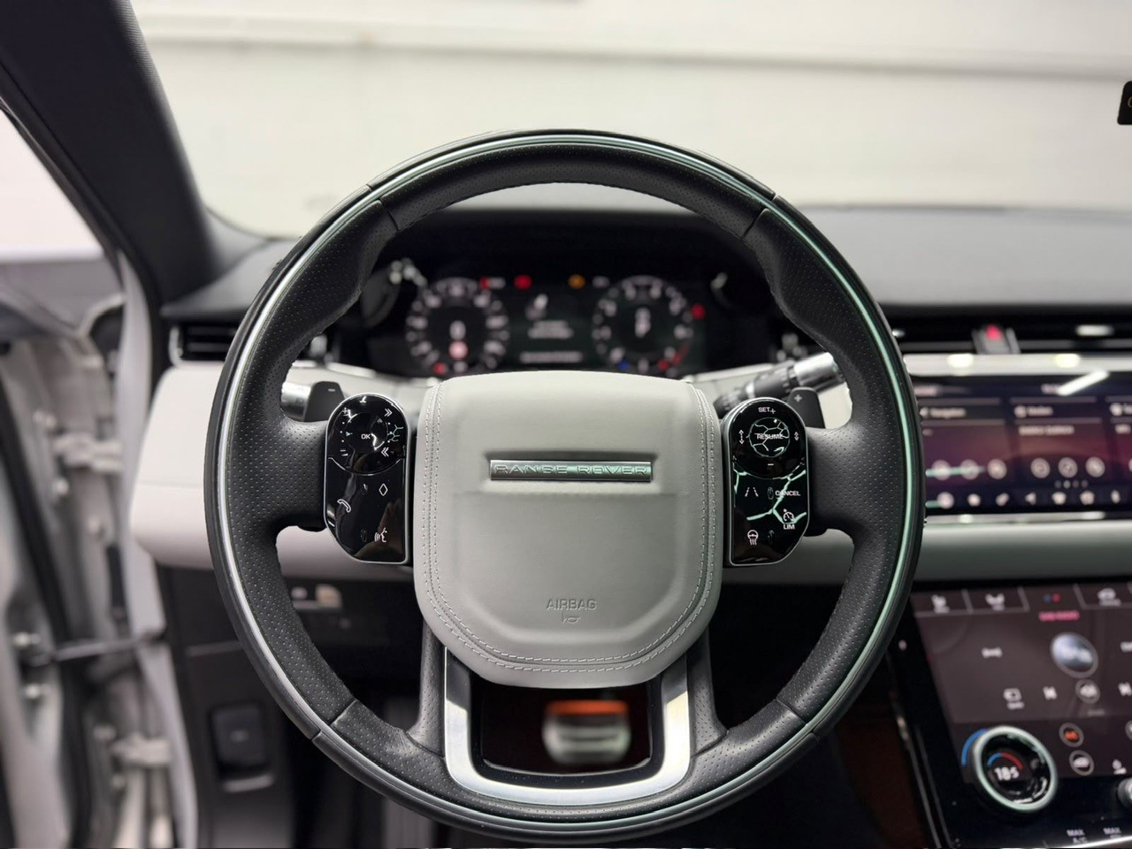 LAND ROVER Range Rover Evoque R-Dynamic P 250 HSE AT9 | CH-Auto | 1. Hand | Facelift-image-16
