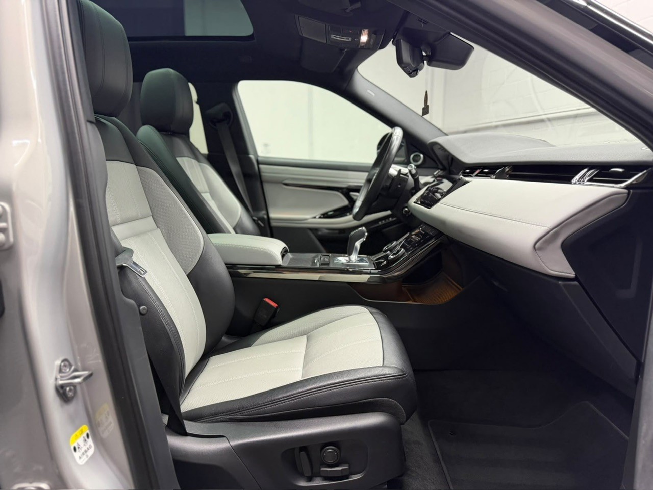 LAND ROVER Range Rover Evoque R-Dynamic P 250 HSE AT9 | CH-Auto | 1. Hand | Facelift-image-26