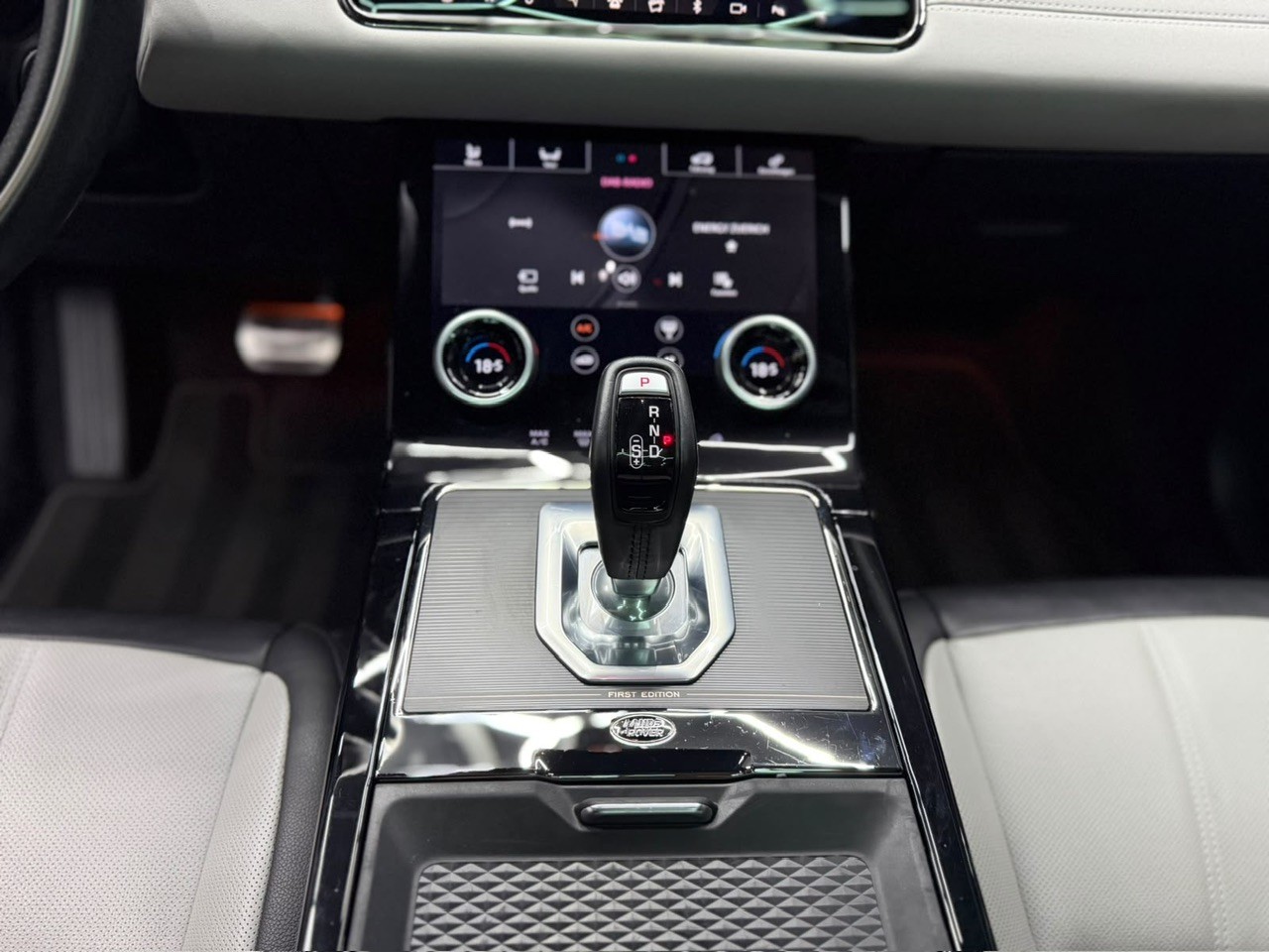 LAND ROVER Range Rover Evoque R-Dynamic P 250 HSE AT9 | CH-Auto | 1. Hand | Facelift-image-17