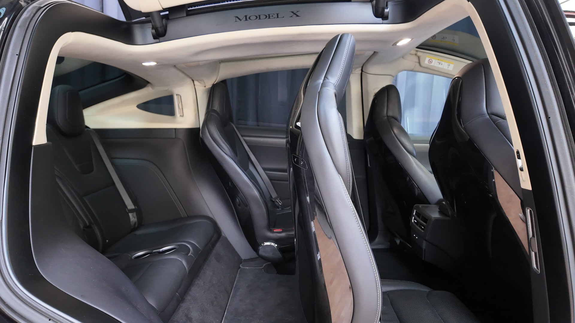 TESLA Model X 90 D Performance-image-10