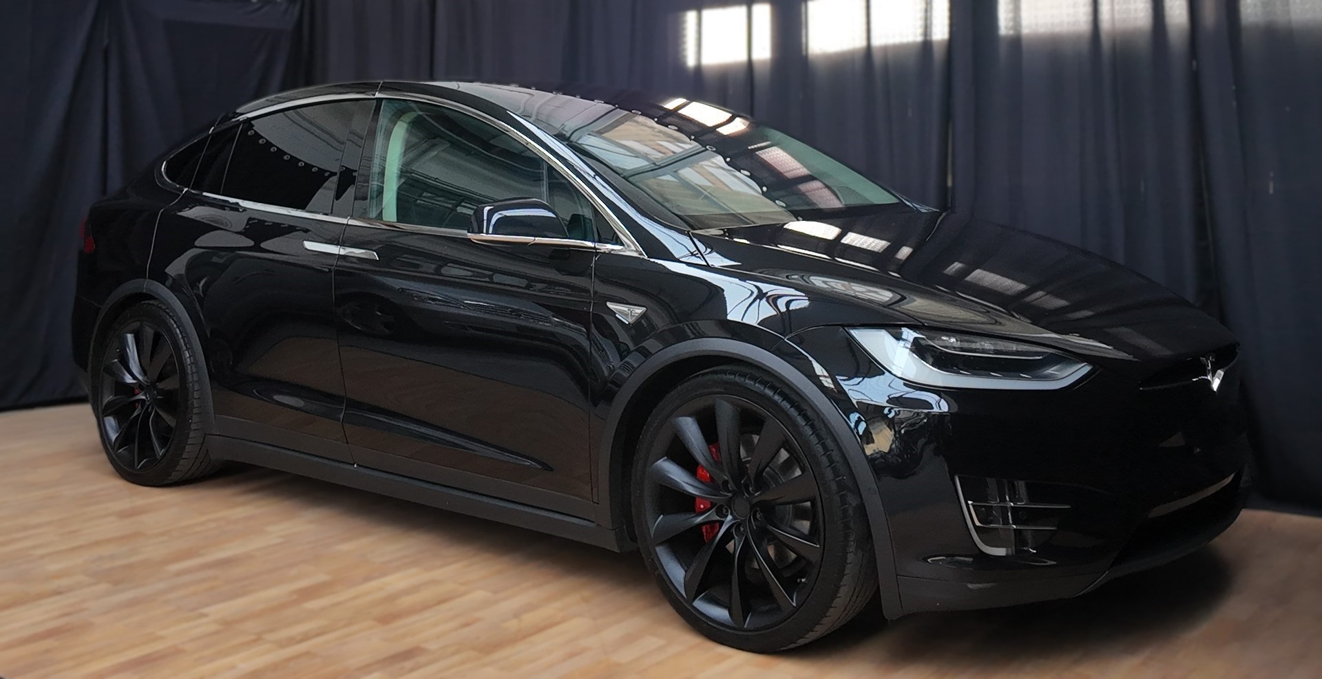 TESLA Model X 90 D Performance