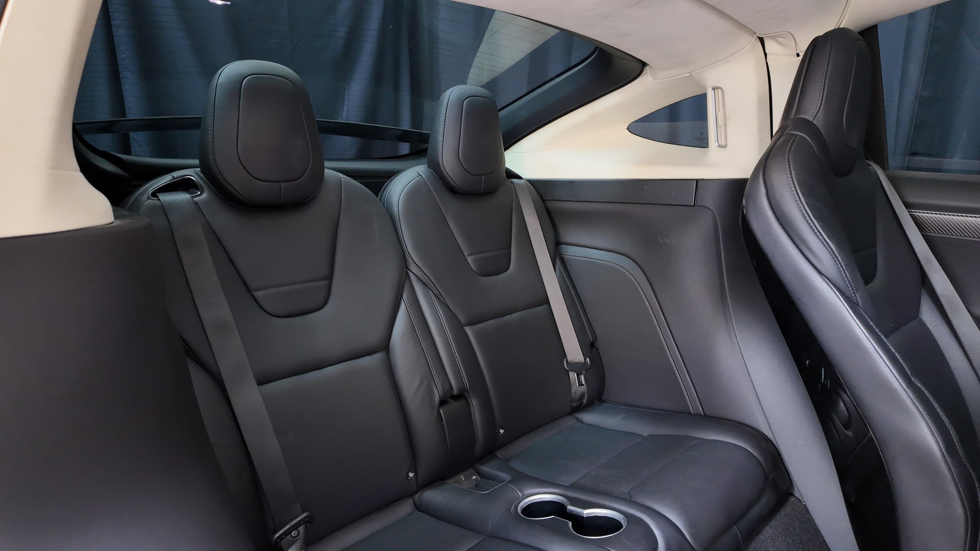 TESLA Model X 90 D Performance-image-11