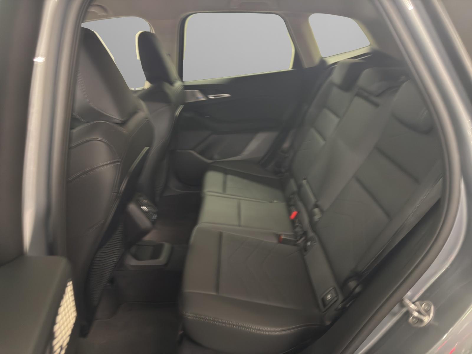 BMW Active Tourer 218d-image-12